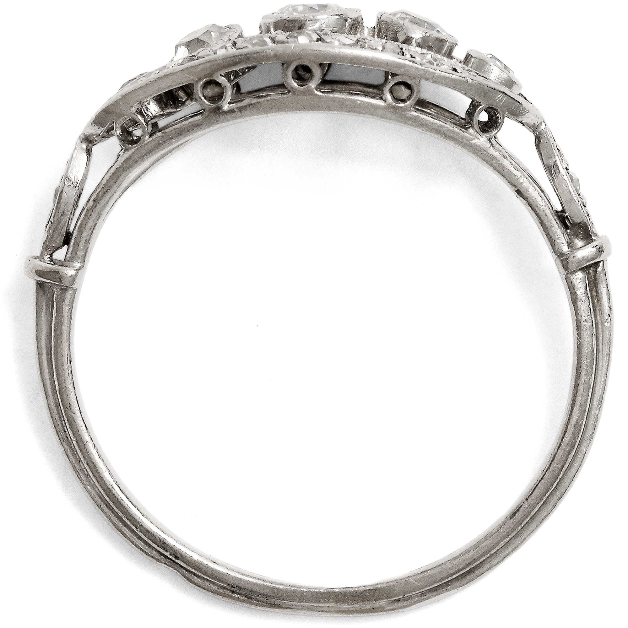 Elegant Antique Platinum Ring with Diamonds, Paris c. 1915 Elegant Antique Platinum Ring with Diamonds, Paris c. 1915