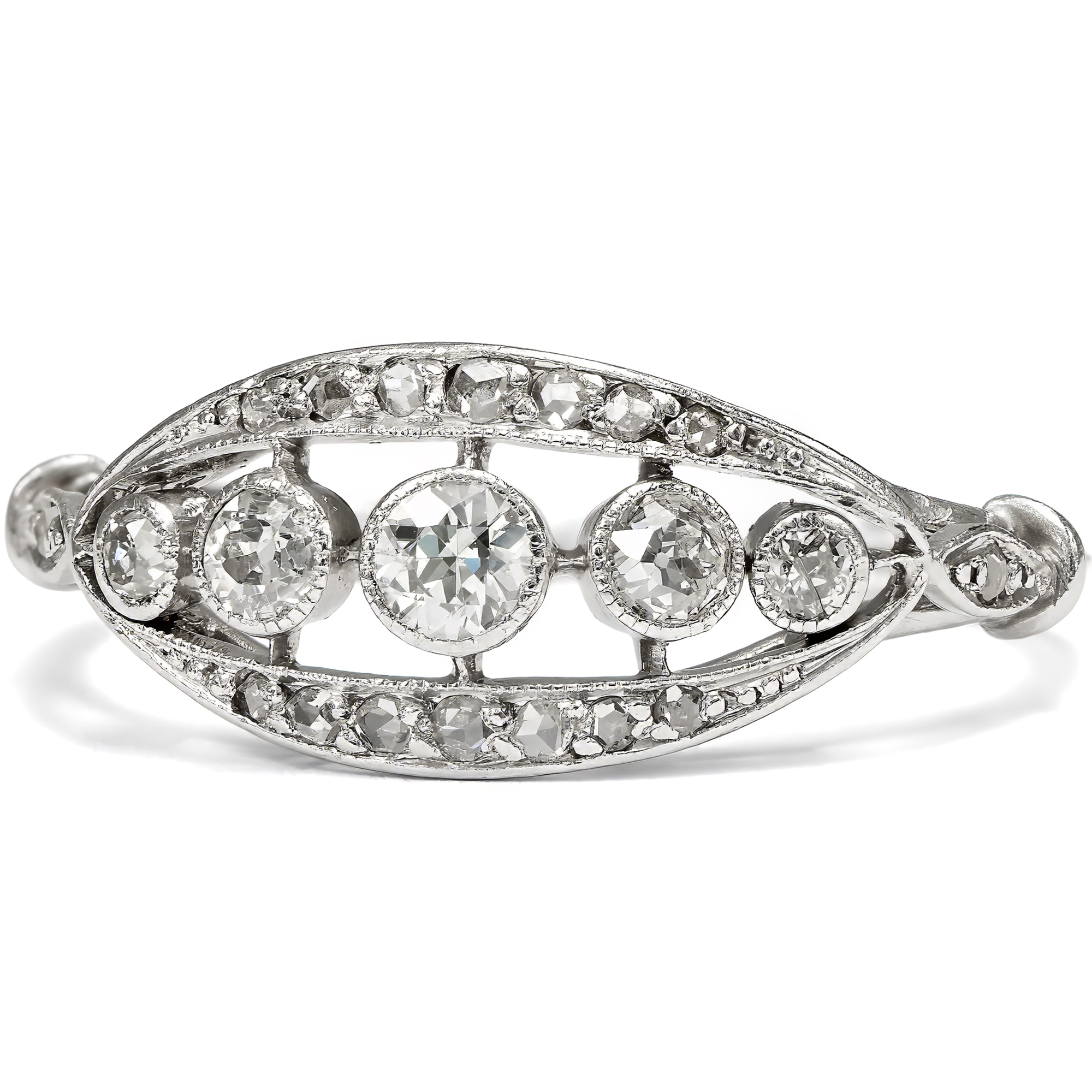 Elegant Antique Platinum Ring with Diamonds, Paris c. 1915 Elegant Antique Platinum Ring with Diamonds, Paris c. 1915