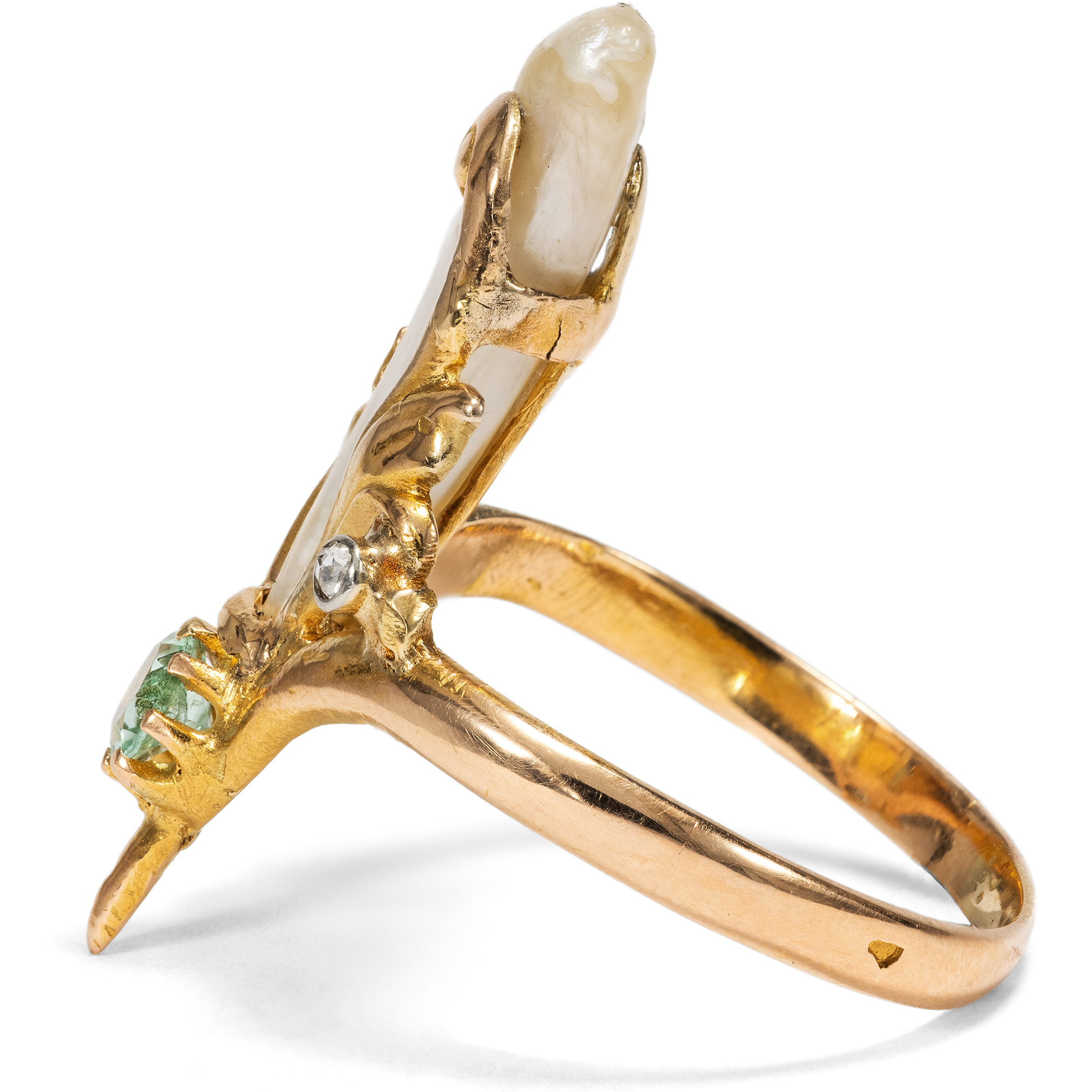 Antique Art Nouveau Ring with a Mississippi Pearl and Emerald in Gold, French, c. 1900 Antique Art Nouveau Ring with a Mississippi Pearl and Emerald in Gold, French, c. 1900
