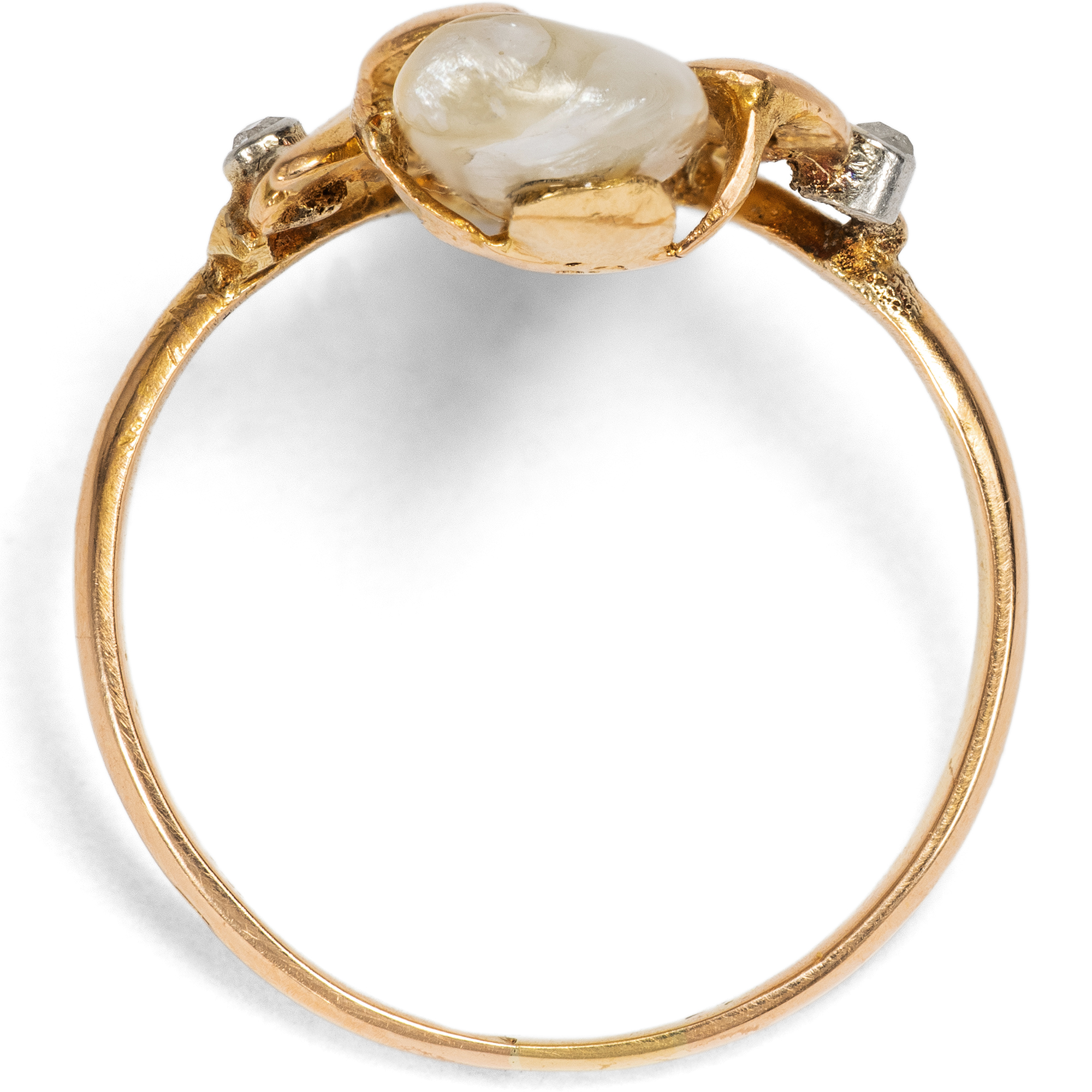 Antique Art Nouveau Ring with a Mississippi Pearl and Emerald in Gold, French, c. 1900 Antique Art Nouveau Ring with a Mississippi Pearl and Emerald in Gold, French, c. 1900