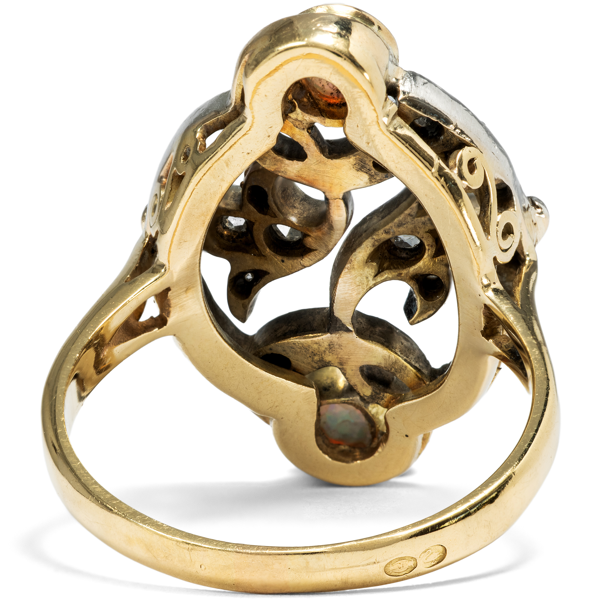 Ungewöhnlicher Ring mit Opalen und Diamantrosen in Silber auf Gold, um 1900 und später Ungewöhnlicher Ring mit Opalen und Diamantrosen in Silber auf Gold, um 1900 und später