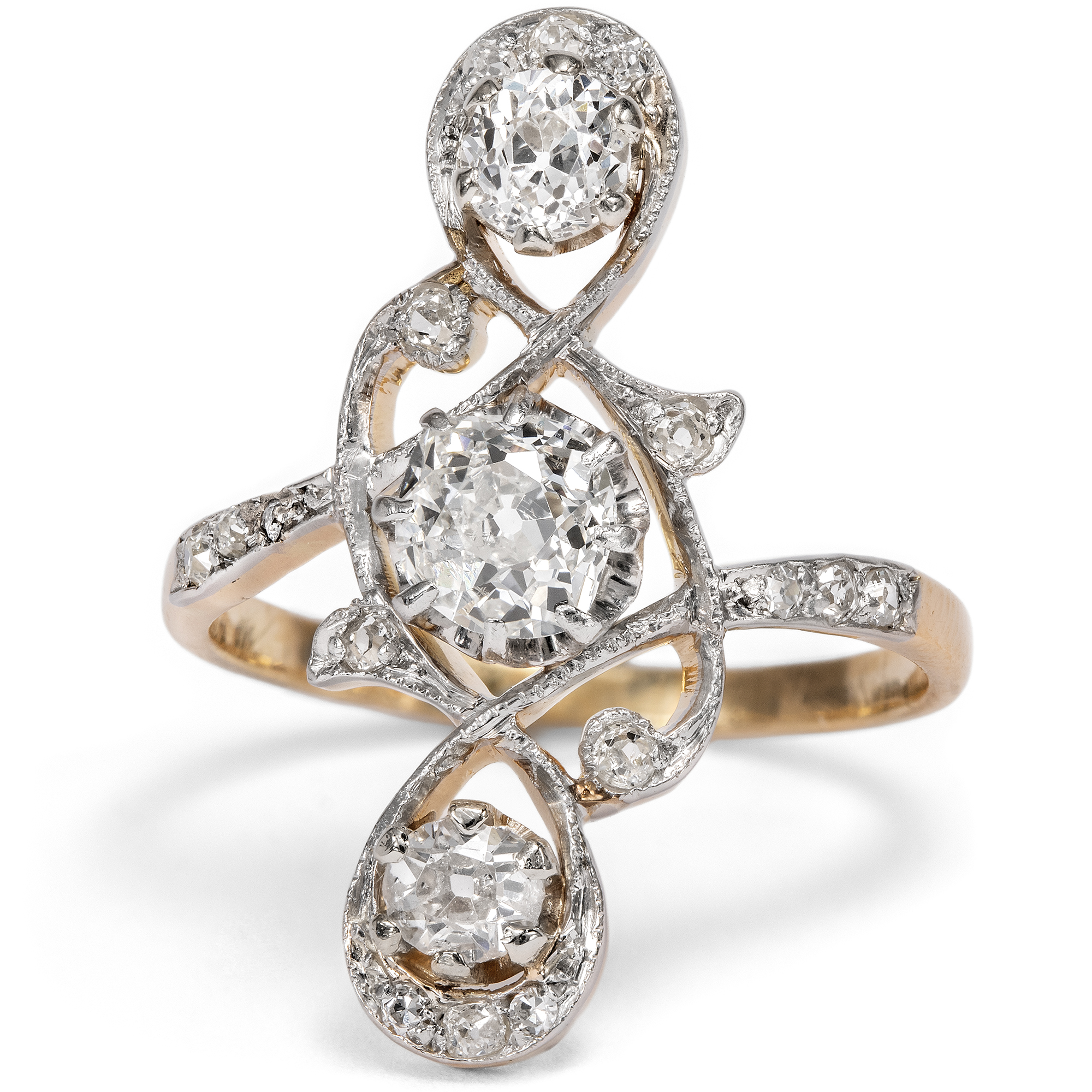 Feiner antiker Ring mit Diamanten im Altschliff in Platin auf Gold, um 1905 Feiner antiker Ring mit Diamanten im Altschliff in Platin auf Gold, um 1905