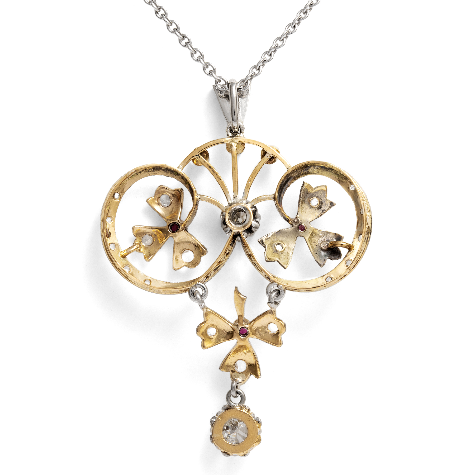 Kostbarer Anhänger mit Diamanten, Naturperlen und Rubinen, Frankreich um 1910 Kostbarer Anhänger mit Diamanten, Naturperlen und Rubinen, Frankreich um 1910