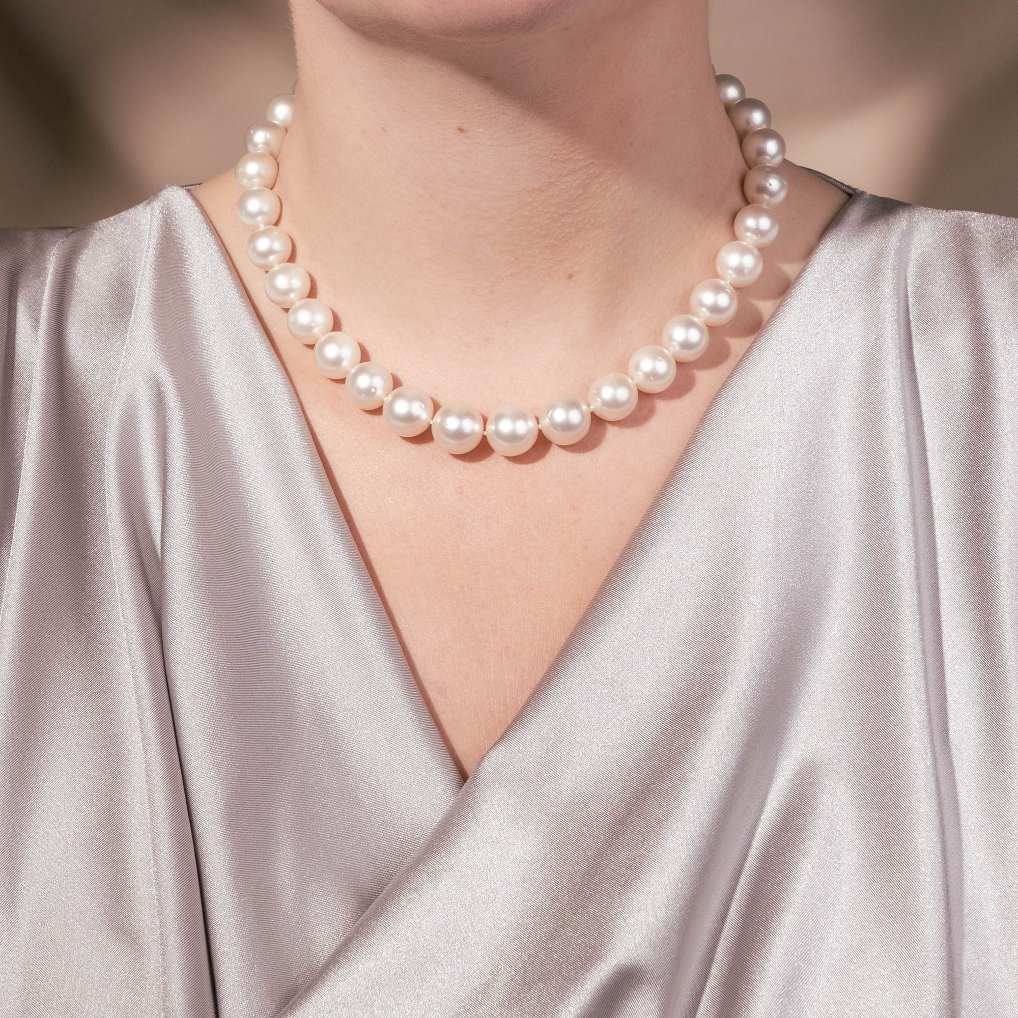 Vintage Collier aus großen Südseeperlen mit Wechselschließe und Diamanten, um 2000 Vintage Collier aus großen Südseeperlen mit Wechselschließe und Diamanten, um 2000