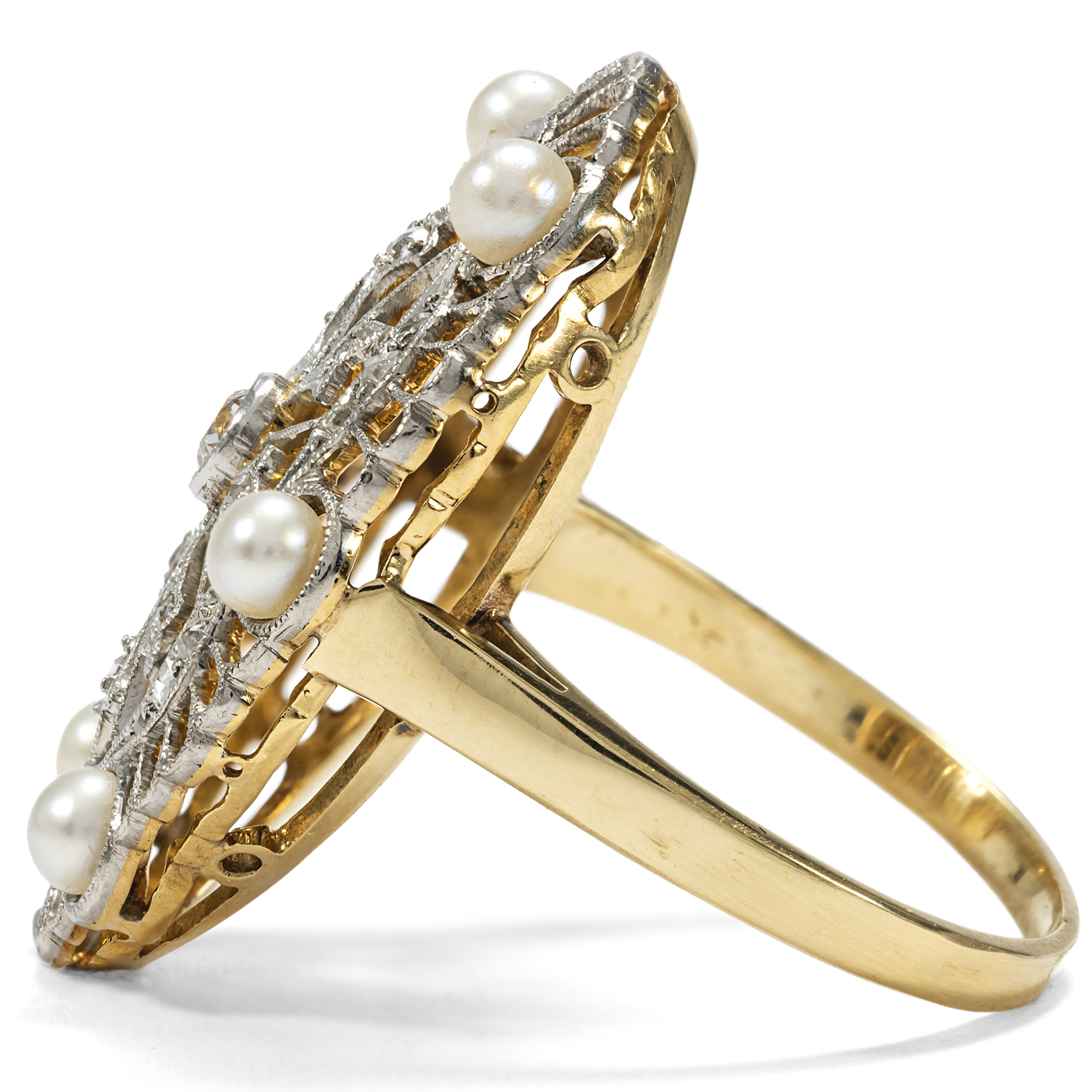 Eleganter Ring mit Naturperlen & Diamanten in Platin auf Gold, um 1910 & später Eleganter Ring mit Naturperlen & Diamanten in Platin auf Gold, um 1910 & später
