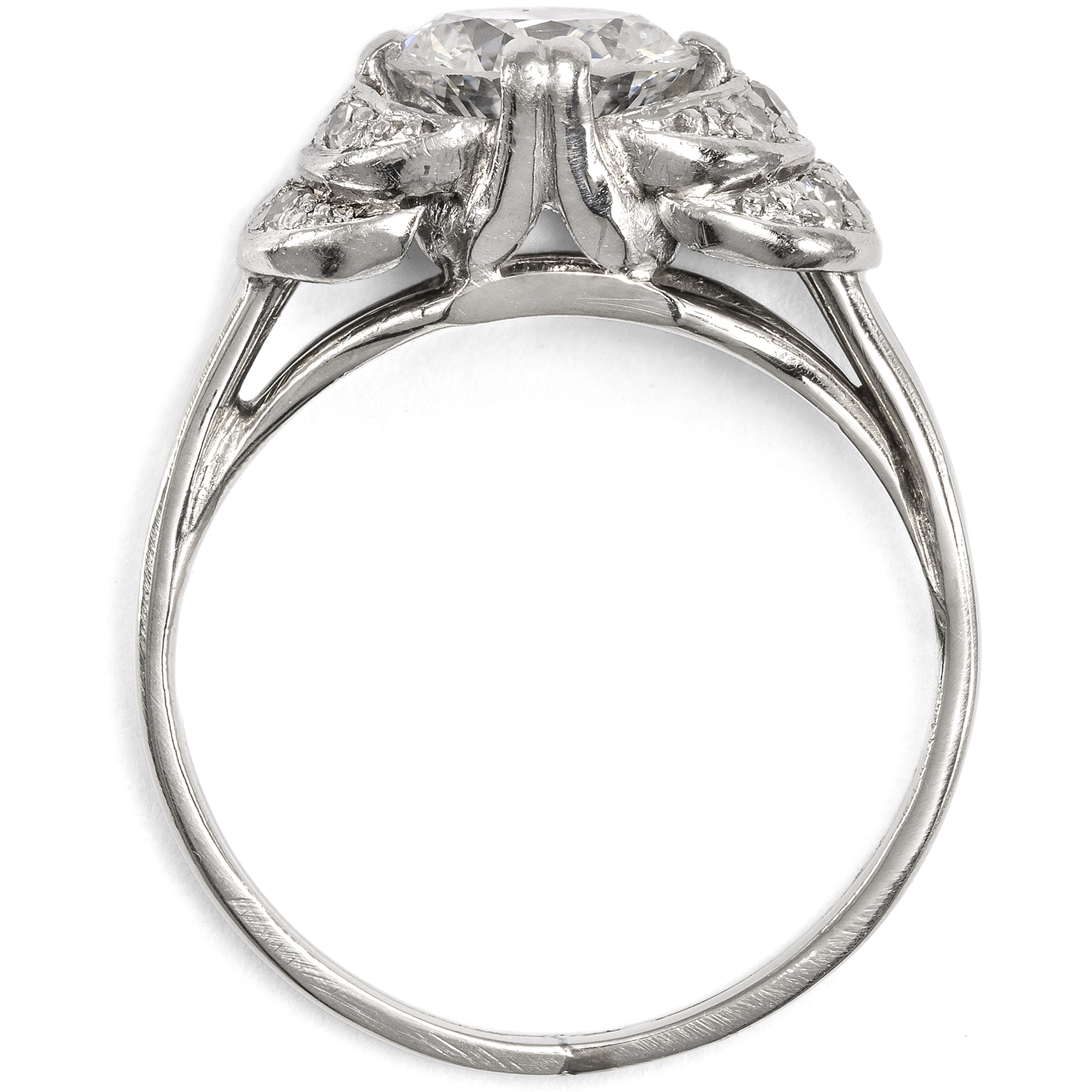 Wunderbarer antiker Diamantring aus Weißgold und Platin um 1935 Wunderbarer antiker Diamantring aus Weißgold und Platin um 1935