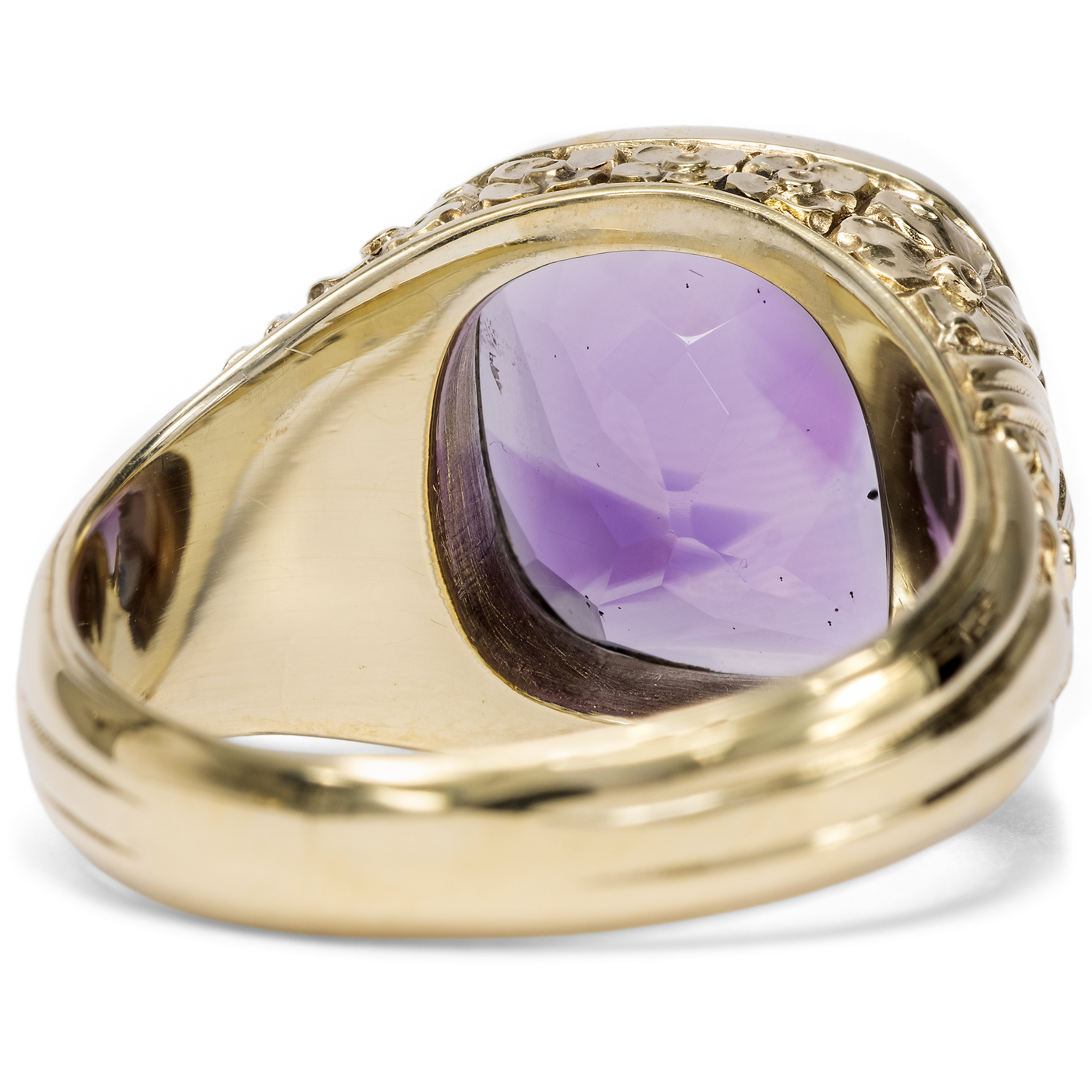 Fein gravierter Ring mit Amethyst in Gold, um 1910 Fein gravierter Ring mit Amethyst in Gold, um 1910