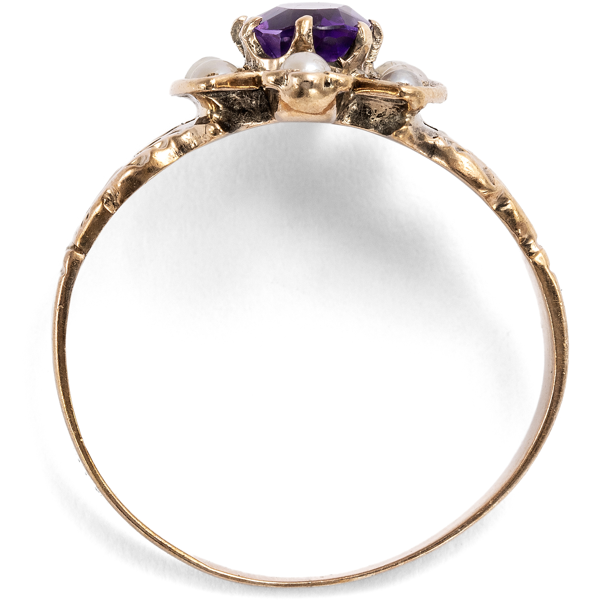 Zarter Goldring mit Amethyst und Perlen, um 1890 Zarter Goldring mit Amethyst und Perlen, um 1890