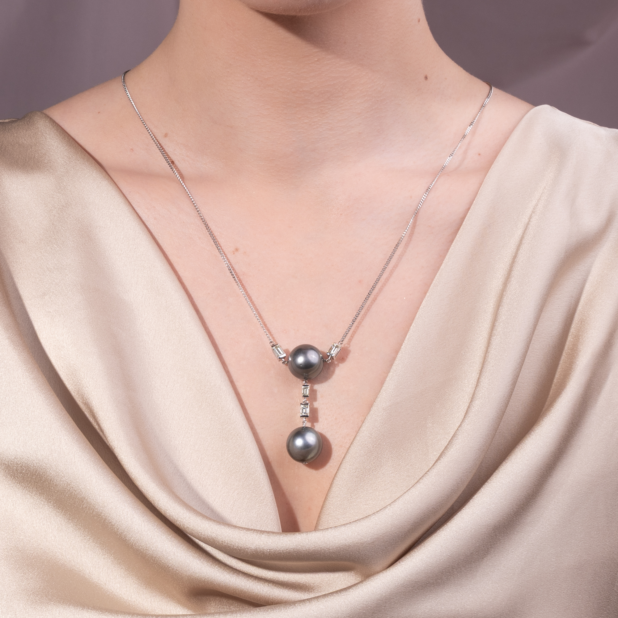 Edles vintage Collier mit Tahitiperlen & Diamanten in Weißgold, um 2000 Edles vintage Collier mit Tahitiperlen & Diamanten in Weißgold, um 2000
