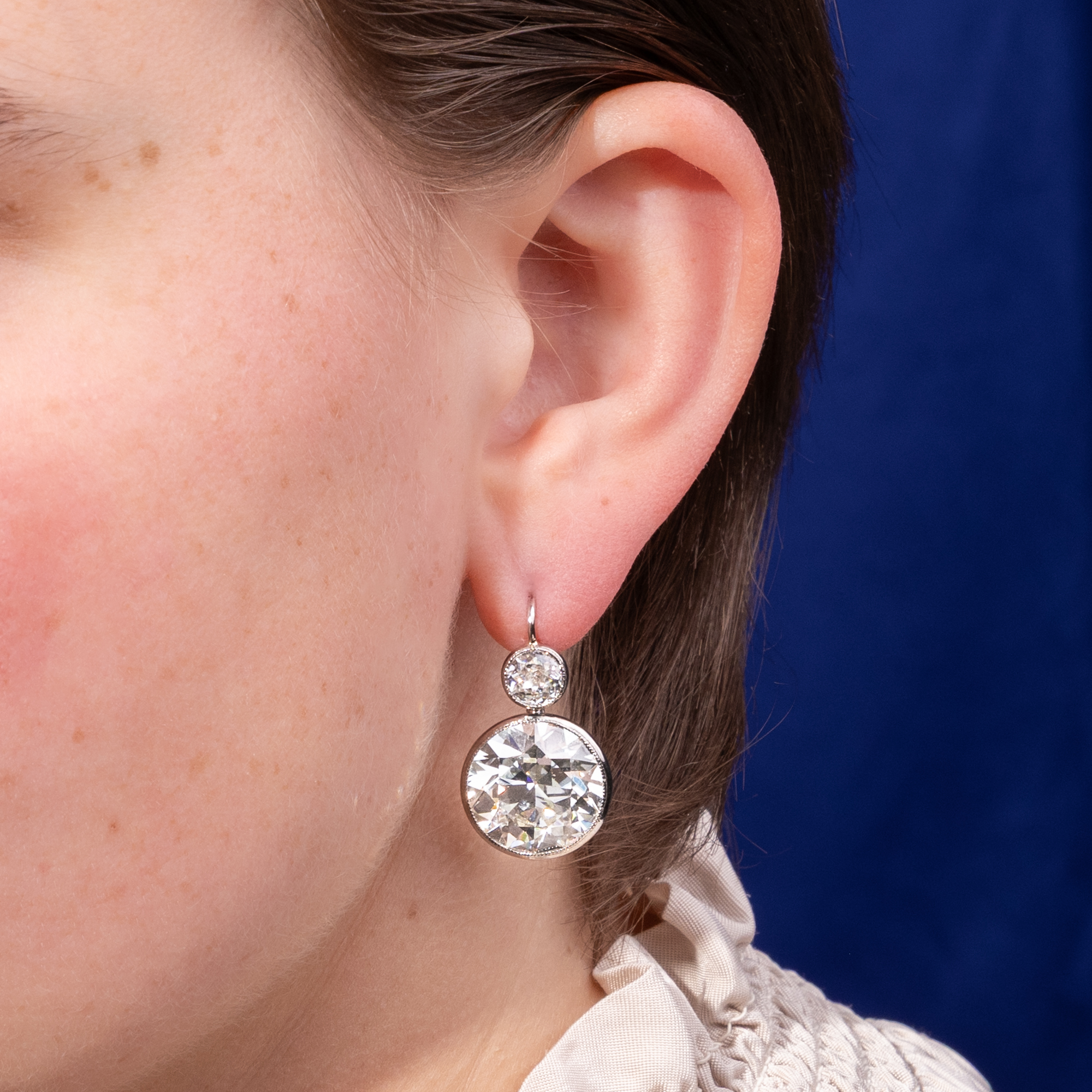 Außergewöhnliche Ohrhänger mit historischen Diamanten im Altschliff, Gerhard Lährm, Salzburg Außergewöhnliche Ohrhänger mit historischen Diamanten im Altschliff, Gerhard Lährm, Salzburg