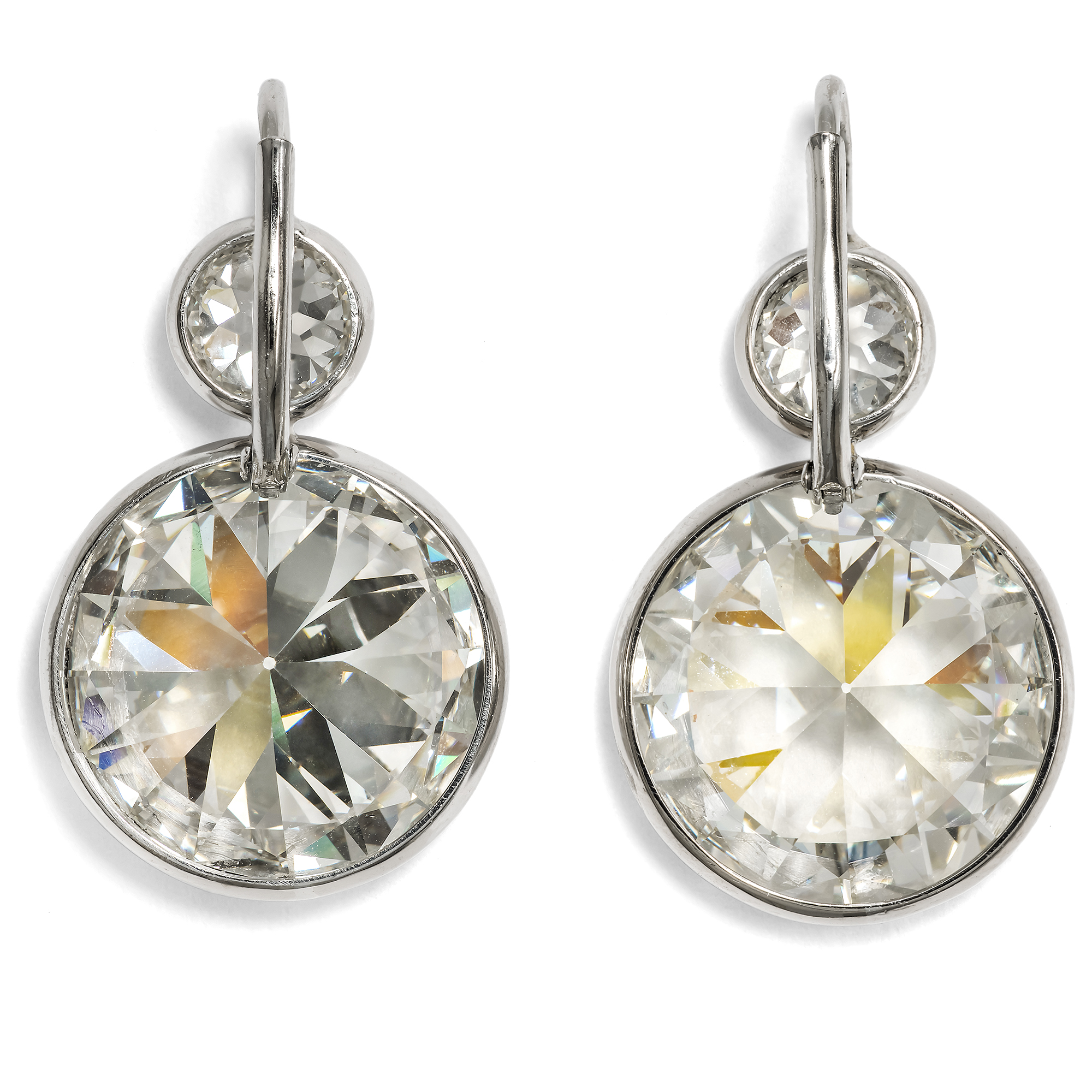 Außergewöhnliche Ohrhänger mit historischen Diamanten im Altschliff, Gerhard Lährm, Salzburg Außergewöhnliche Ohrhänger mit historischen Diamanten im Altschliff, Gerhard Lährm, Salzburg