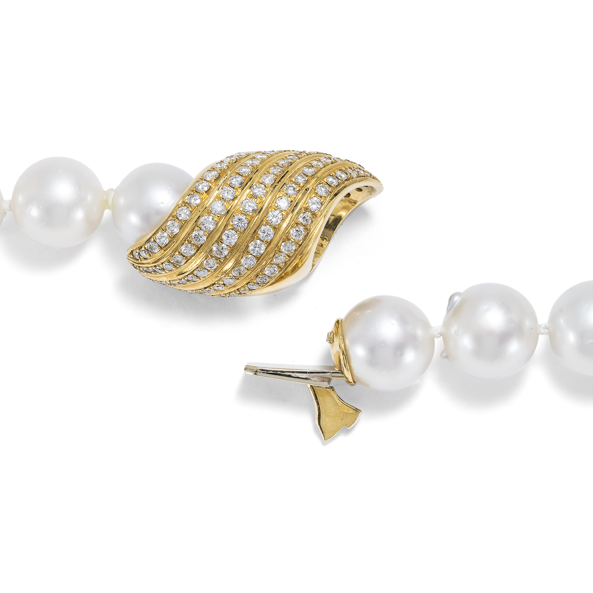 Wunderbares Collier aus Südseeperlen, Gold und 2,50 ct Diamanten, Nardi, Venedig um 1995 Wunderbares Collier aus Südseeperlen, Gold und 2,50 ct Diamanten, Nardi, Venedig um 1995