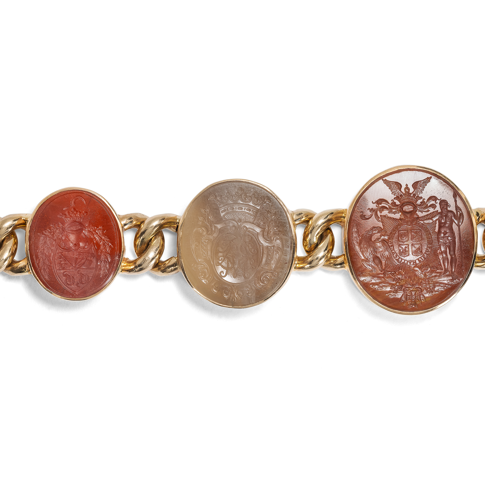 Ungewöhnliches Armband mit großen antiken Wappen-Intaglios in Gold, Wien um 1985 Ungewöhnliches Armband mit großen antiken Wappen-Intaglios in Gold, Wien um 1985