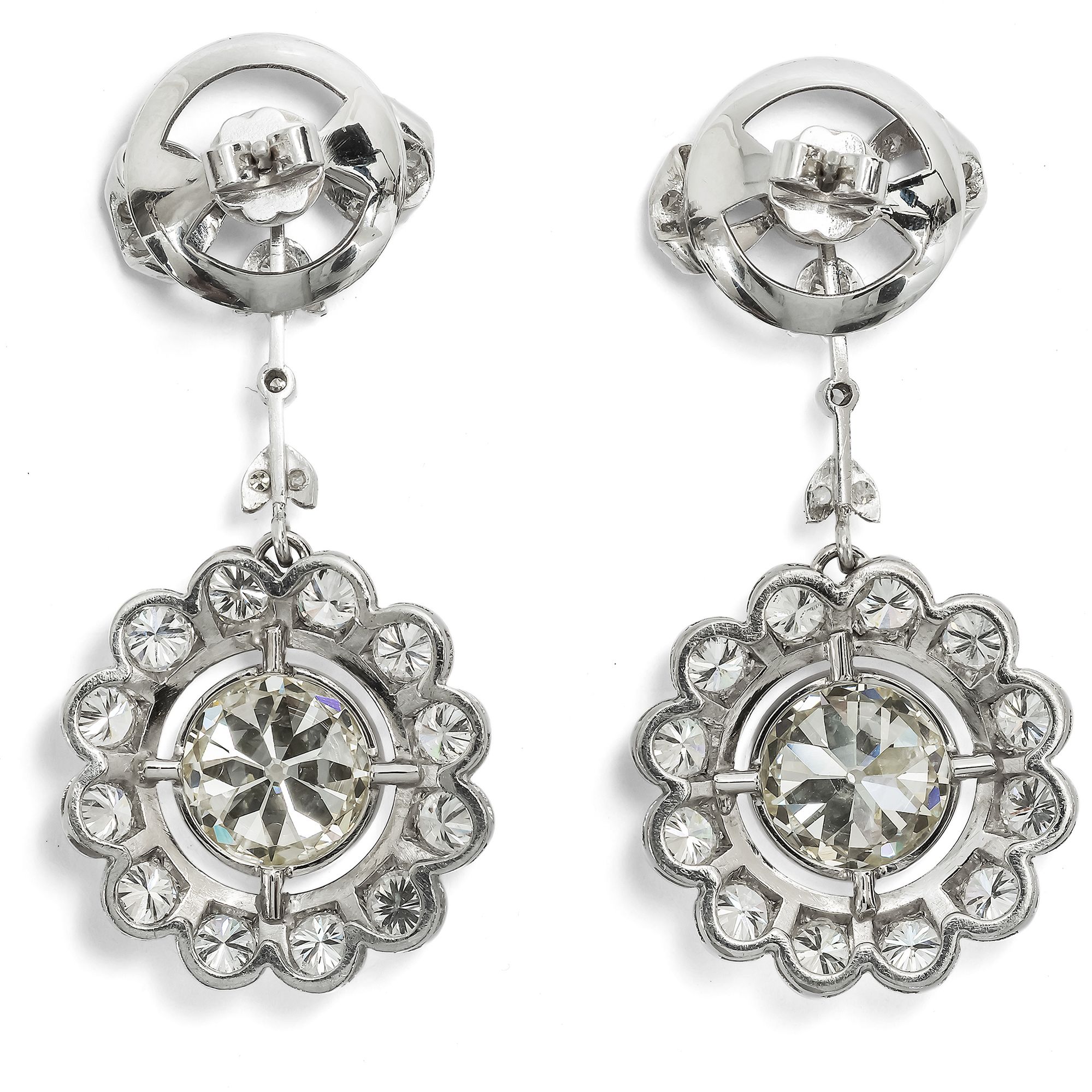 Eindrucksvolle Ohrringe mit 14,95 ct Diamanten in Weißgold & Platin, um 1910 / um 1960 Eindrucksvolle Ohrringe mit 14,95 ct Diamanten in Weißgold & Platin, um 1910 / um 1960