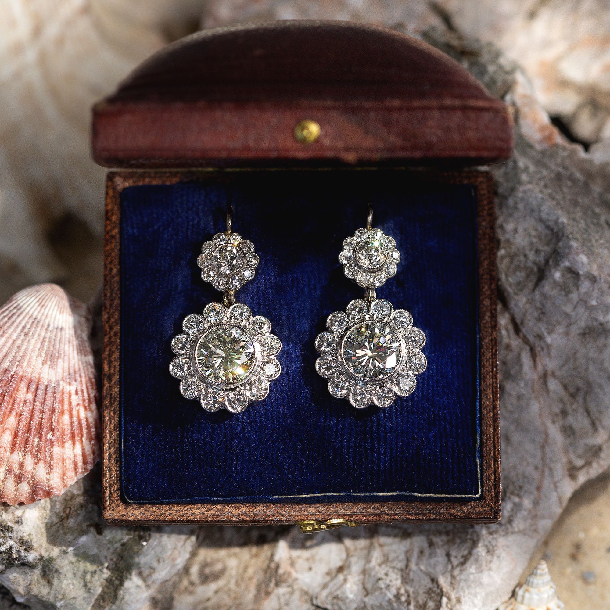 Prachtvolle Ohrringe mit 9,70 ct Diamanten aus antiken und modernen Elementen, um 1900/1990 Prachtvolle Ohrringe mit 9,70 ct Diamanten aus antiken und modernen Elementen, um 1900/1990