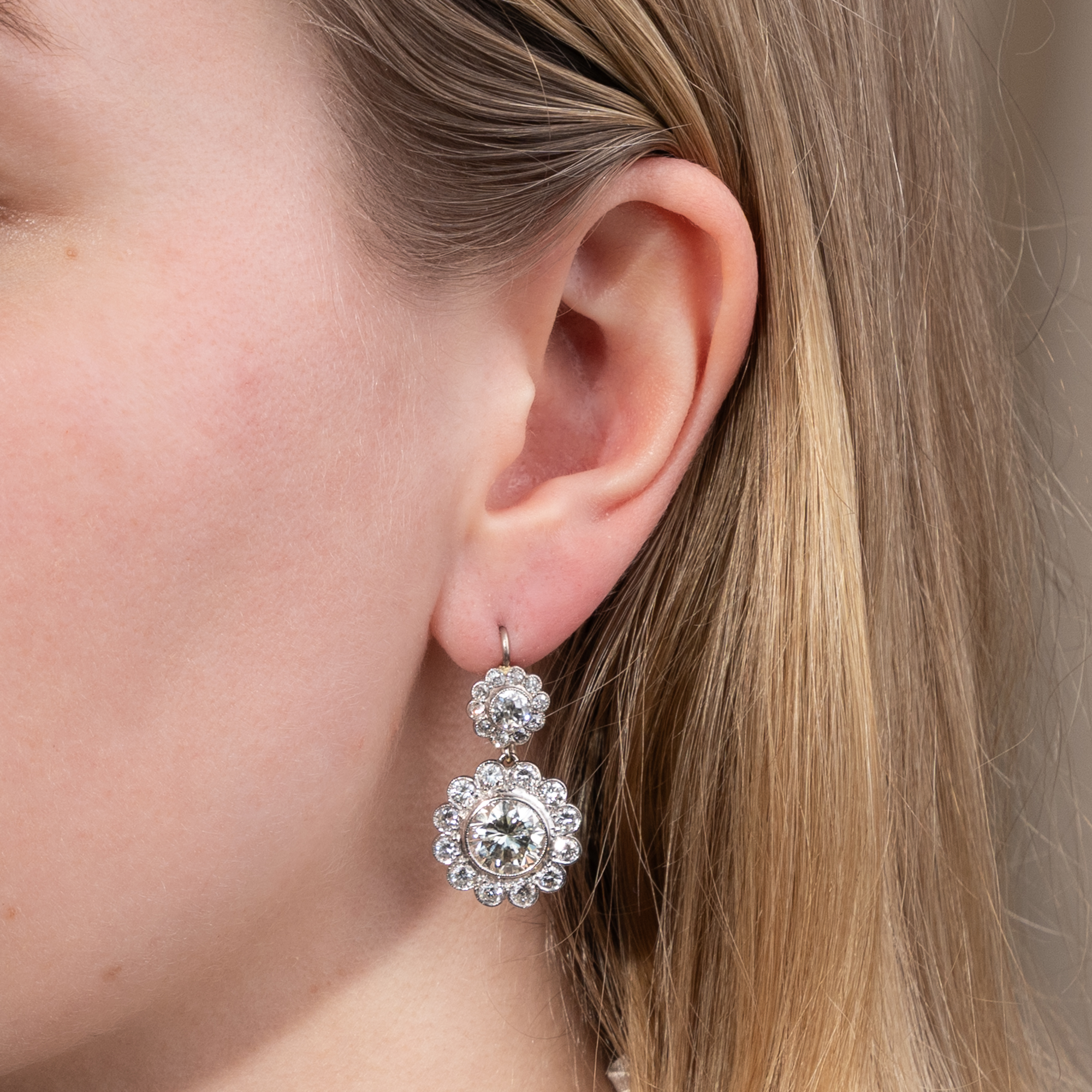 Prachtvolle Ohrringe mit 9,70 ct Diamanten aus antiken und modernen Elementen, um 1900/1990 Prachtvolle Ohrringe mit 9,70 ct Diamanten aus antiken und modernen Elementen, um 1900/1990