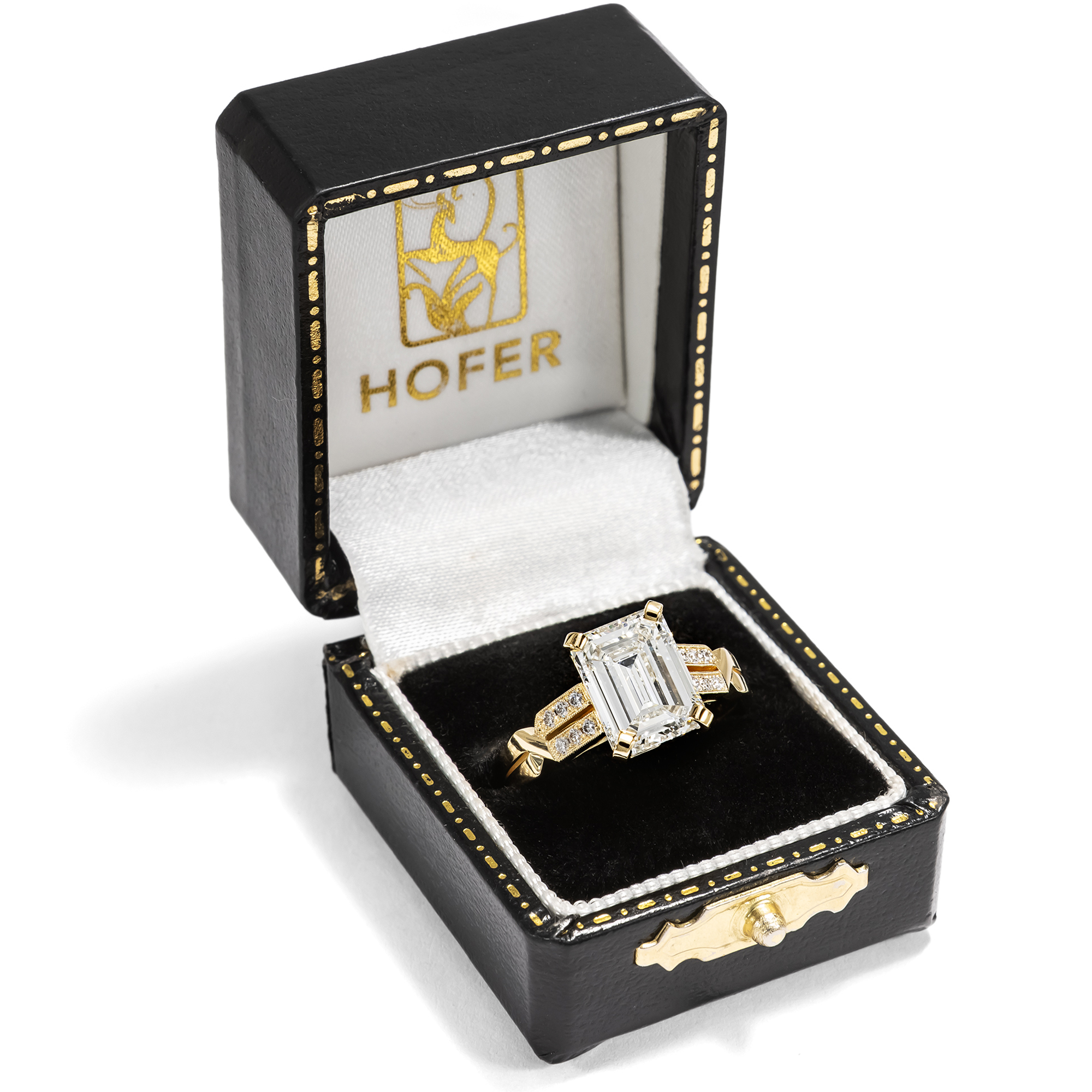 Kostbarer Ring mit 3,01 ct Emerald Cut Diamant in Gelbgold, aus unserer Werkstatt Kostbarer Ring mit 3,01 ct Emerald Cut Diamant in Gelbgold, aus unserer Werkstatt