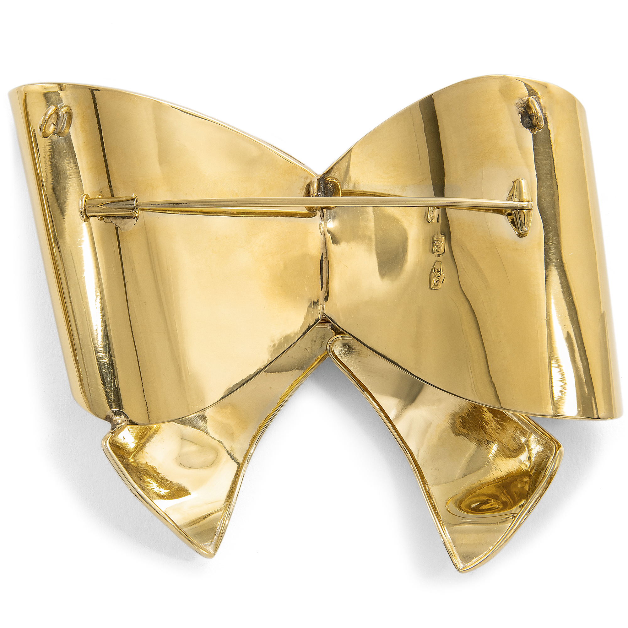 Extravagante Schleife aus Gold als Brosche & Anhänger mit Koralle & Diamanten, um 1985 Extravagante Schleife aus Gold als Brosche & Anhänger mit Koralle & Diamanten, um 1985