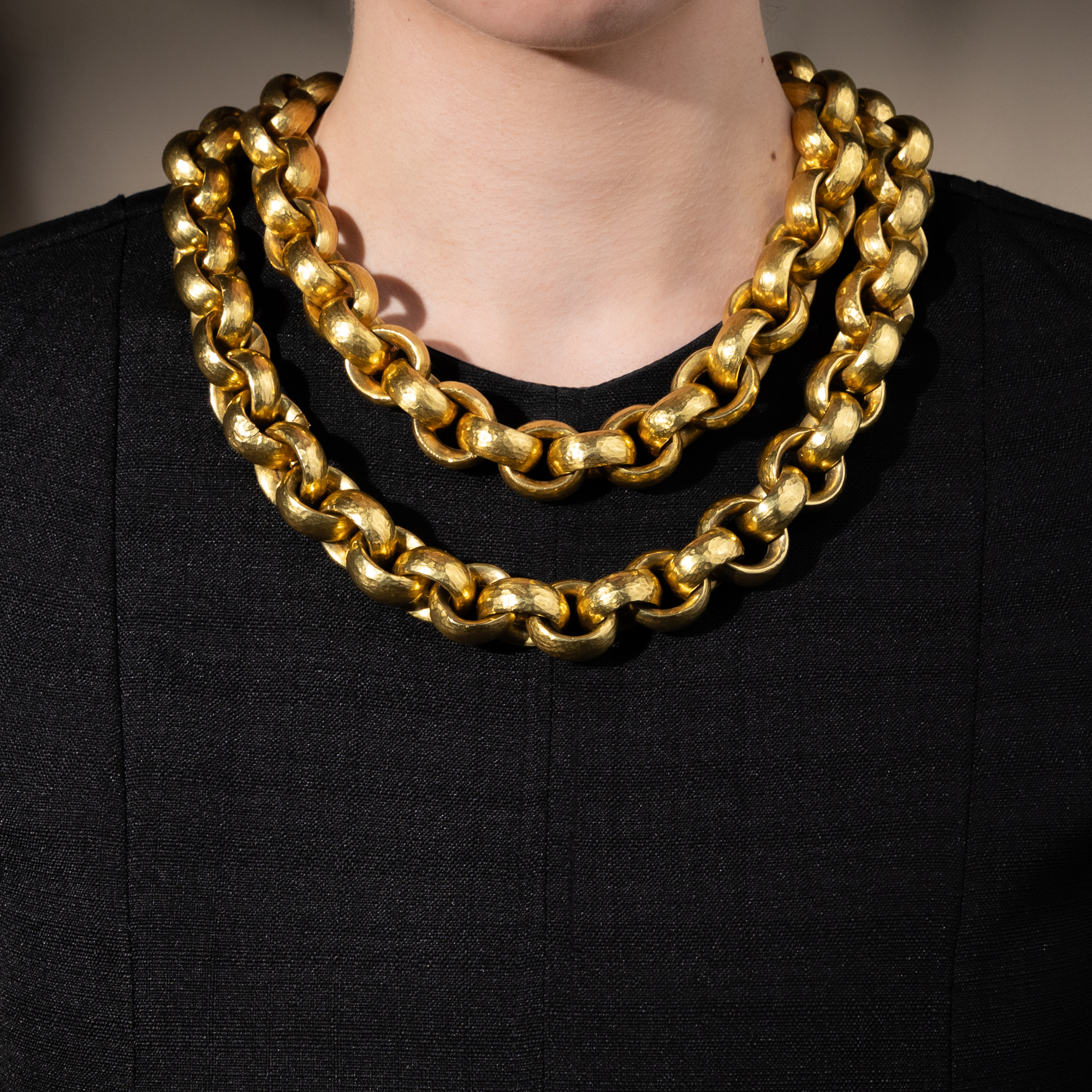 Fabelhafte, wandelbare Kette mit Armbändern aus 936 Gramm 18-karätigem Gold, um 1985 Fabelhafte, wandelbare Kette mit Armbändern aus 936 Gramm 18-karätigem Gold, um 1985