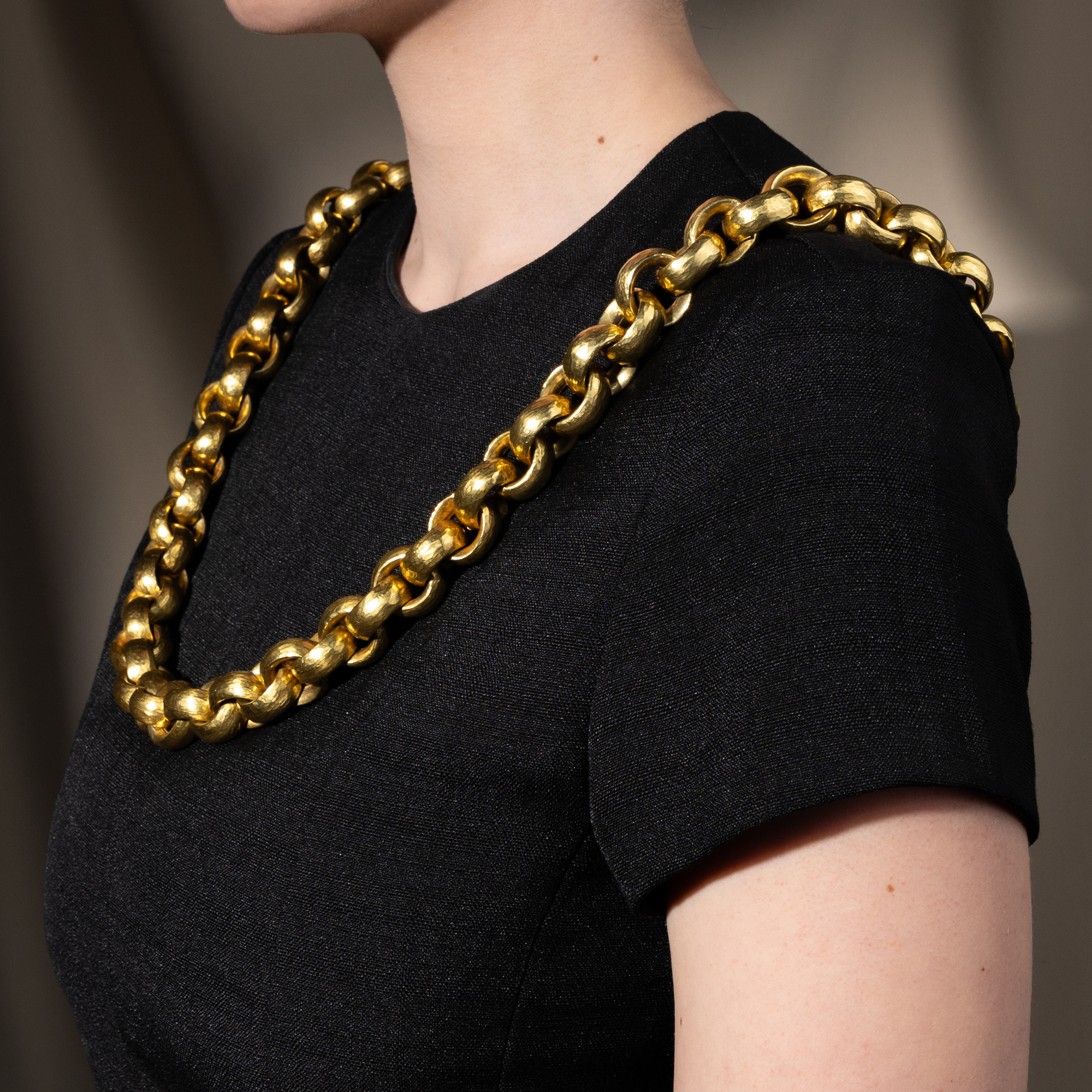 Fabelhafte, wandelbare Kette mit Armbändern aus 936 Gramm 18-karätigem Gold, um 1985 Fabelhafte, wandelbare Kette mit Armbändern aus 936 Gramm 18-karätigem Gold, um 1985