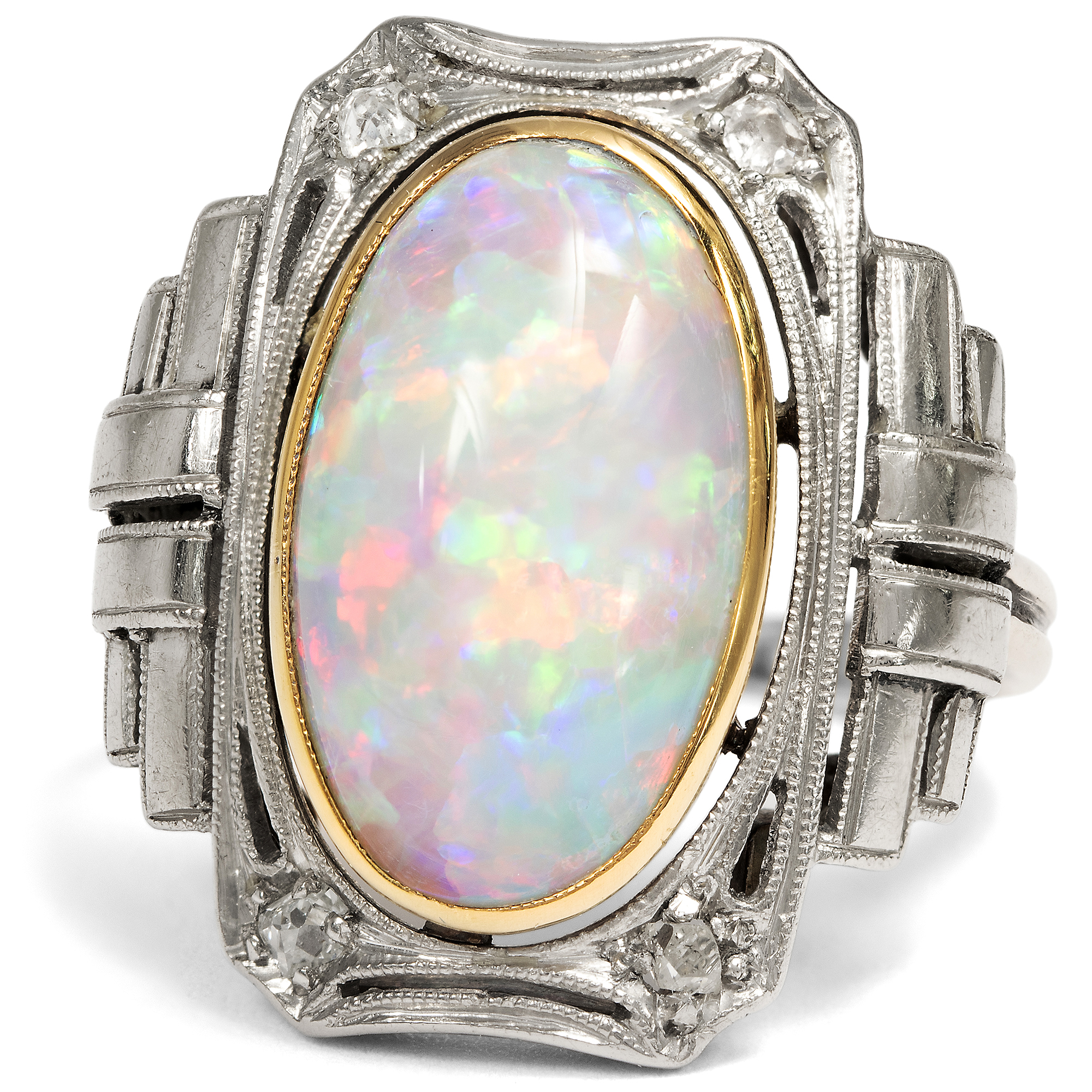 Wunderbarer Ring des Jugendstil mit australischem Vollopal in Gold und Platin um 1910 Wunderbarer Ring des Jugendstil mit australischem Vollopal in Gold und Platin um 1910