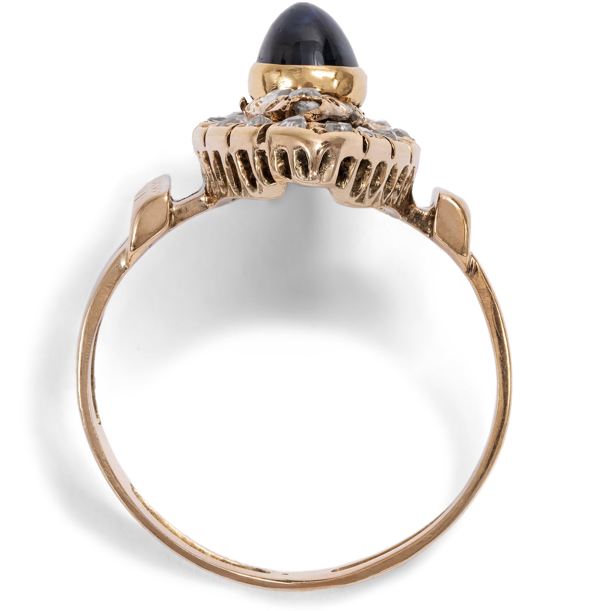 Antiker Marquise-Ring mit Saphir und Diamanten in Rotgold, um 1890 & später Antiker Marquise-Ring mit Saphir und Diamanten in Rotgold, um 1890 & später