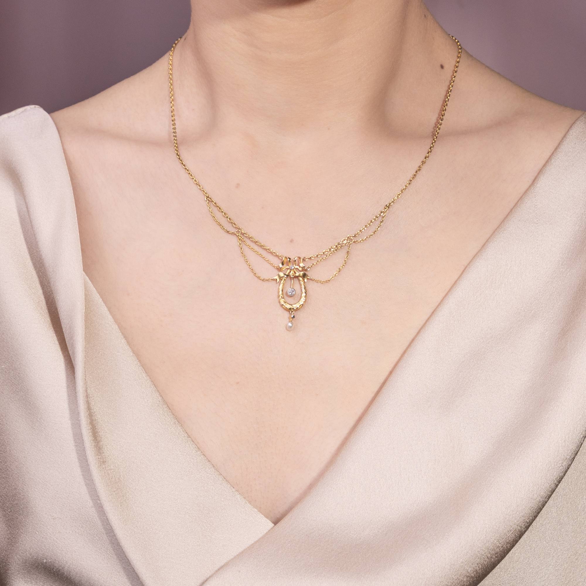 Antikes Collier mit Diamanten & Perle in Gold, um 1910 Antikes Collier mit Diamanten & Perle in Gold, um 1910