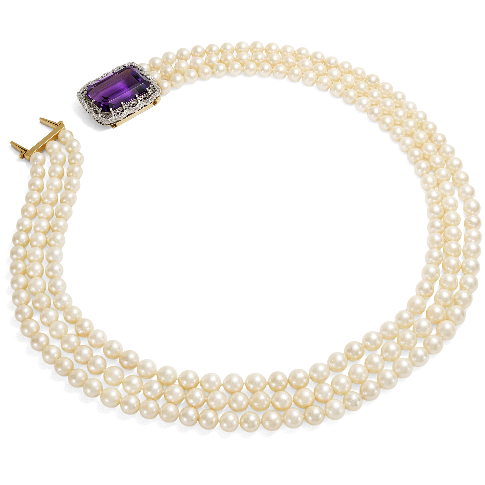 Dreireihiges Perlencollier in Prinzess-Länge mit Amethyst-Schließe, 1950er Jahre Dreireihiges Perlencollier in Prinzess-Länge mit Amethyst-Schließe, 1950er Jahre