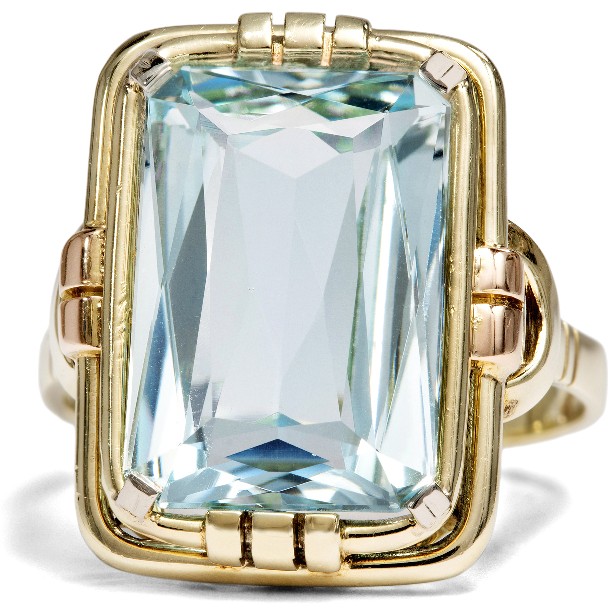 Ausdrucksstarker Ring des Art Déco Ring Aquamarin in mehrfarbigem Gold, um 1940 Ausdrucksstarker Ring des Art Déco Ring Aquamarin in mehrfarbigem Gold, um 1940