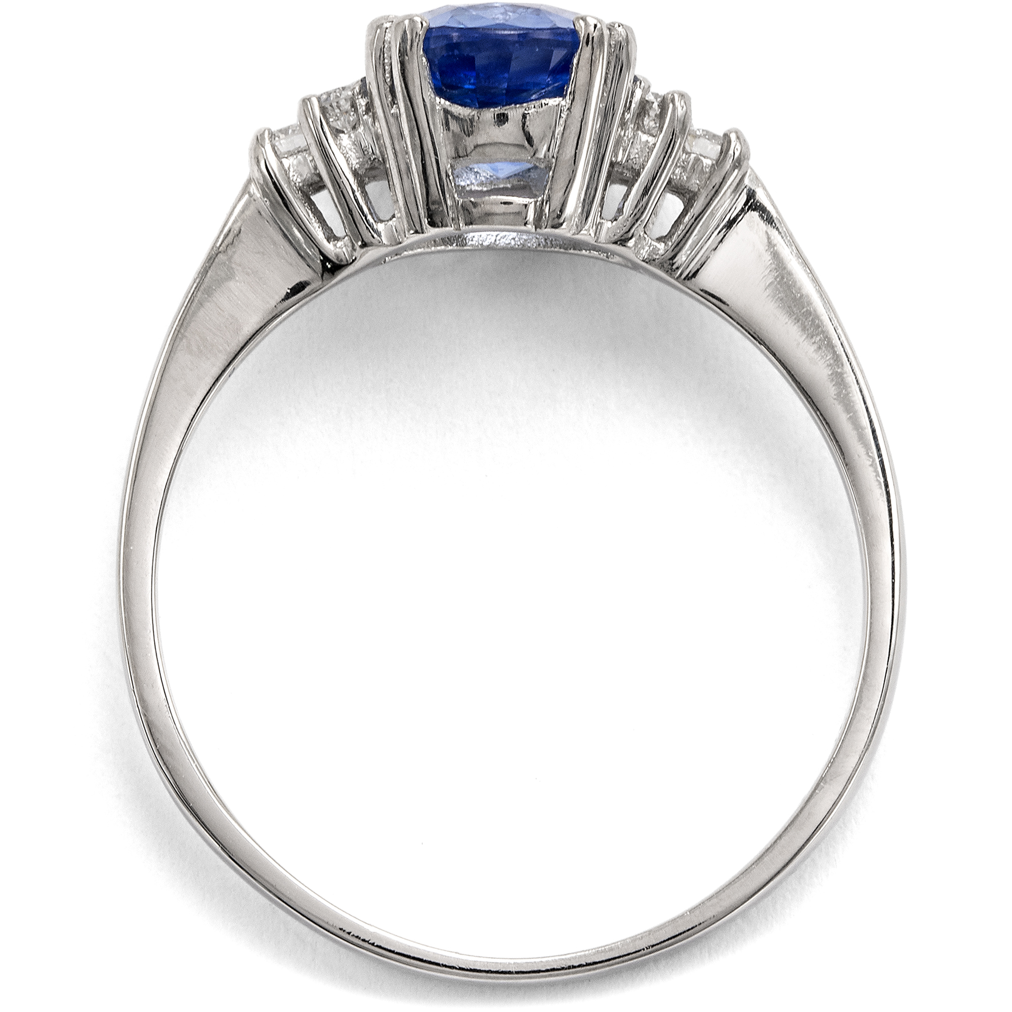 Zarter Ring mit blauem Saphir & Diamanten in Platin, aus unserer Werkstatt Zarter Ring mit blauem Saphir & Diamanten in Platin, aus unserer Werkstatt