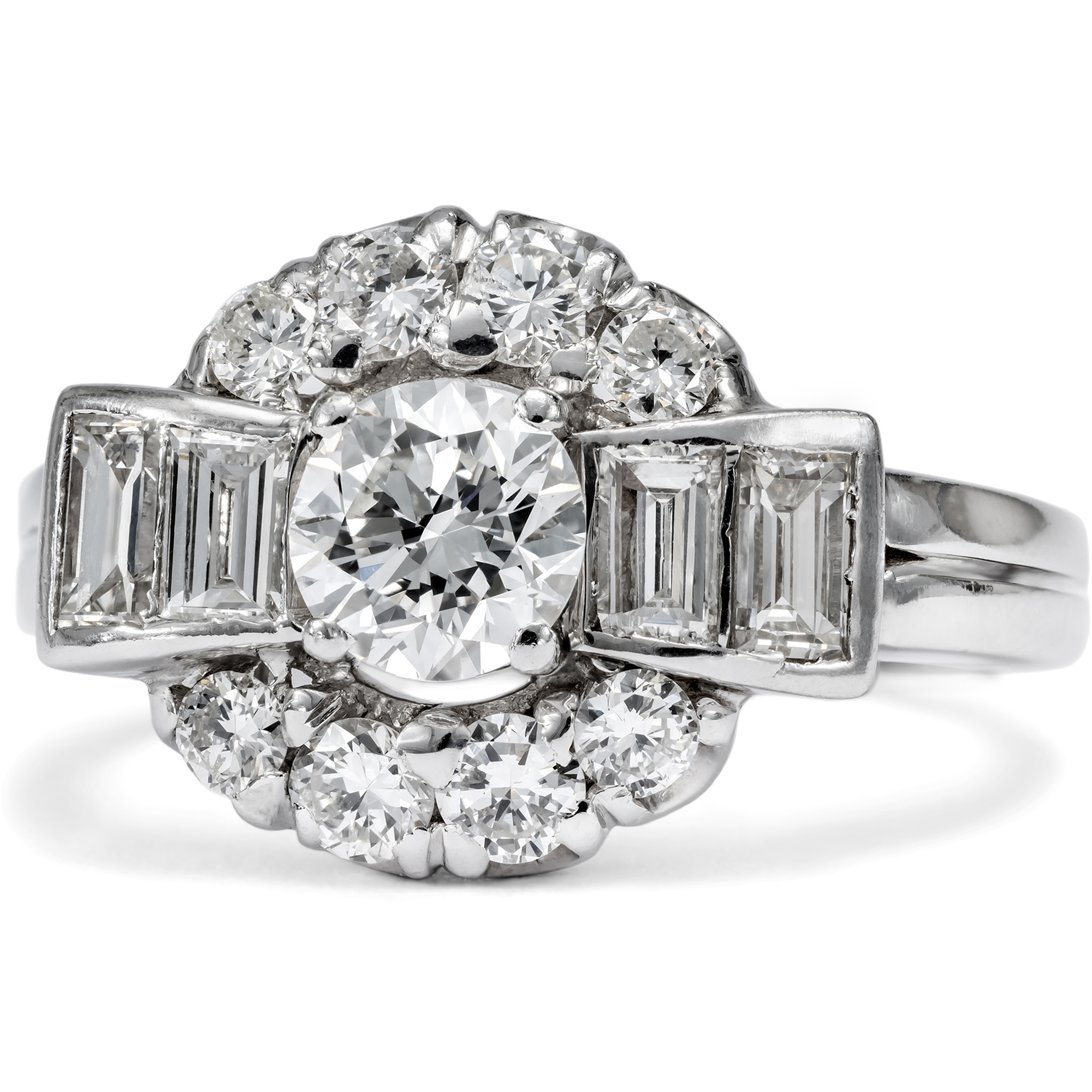 Kraftvoller Ring mit Diamanten in Weißgold von Otto Klein, Hanau um 1935 Kraftvoller Ring mit Diamanten in Weißgold von Otto Klein, Hanau um 1935
