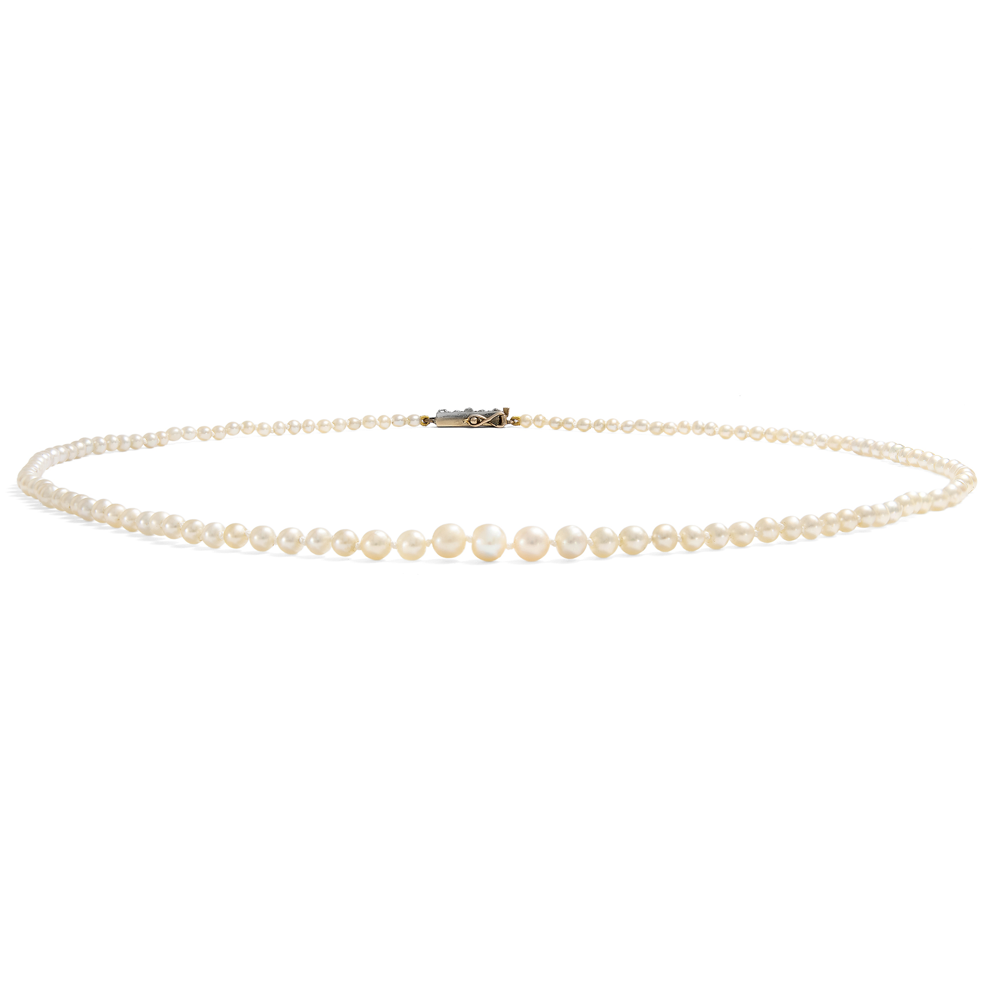 Zartes Collier aus Orientperlen mit einer Schließe mit Diamanten, um 1900 Zartes Collier aus Orientperlen mit einer Schließe mit Diamanten, um 1900