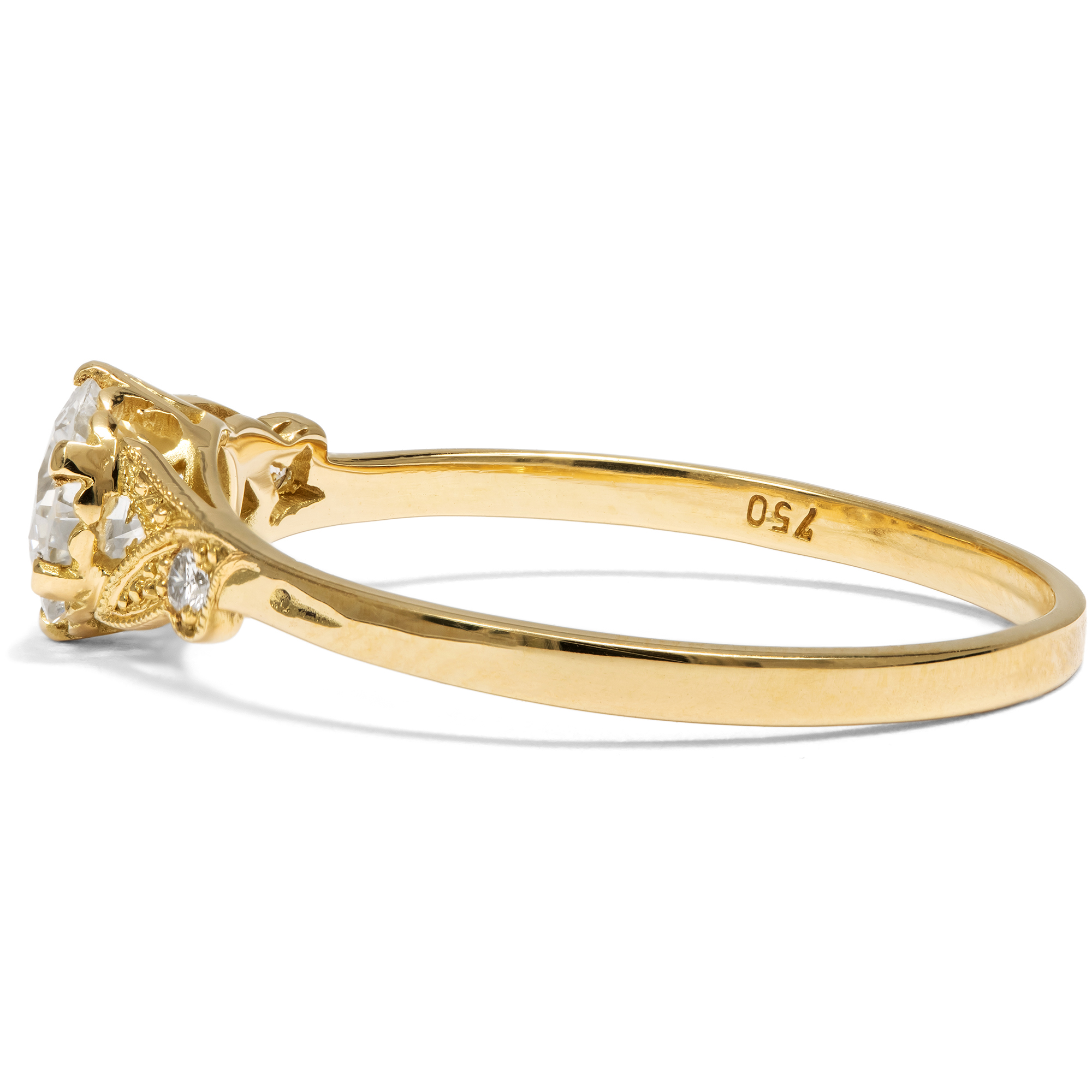 Zarter Ring mit vintage 0,57 ct Brillant (D, vsi) in Gelbgold, aus unserer Werkstatt Zarter Ring mit vintage 0,57 ct Brillant (D, vsi) in Gelbgold, aus unserer Werkstatt