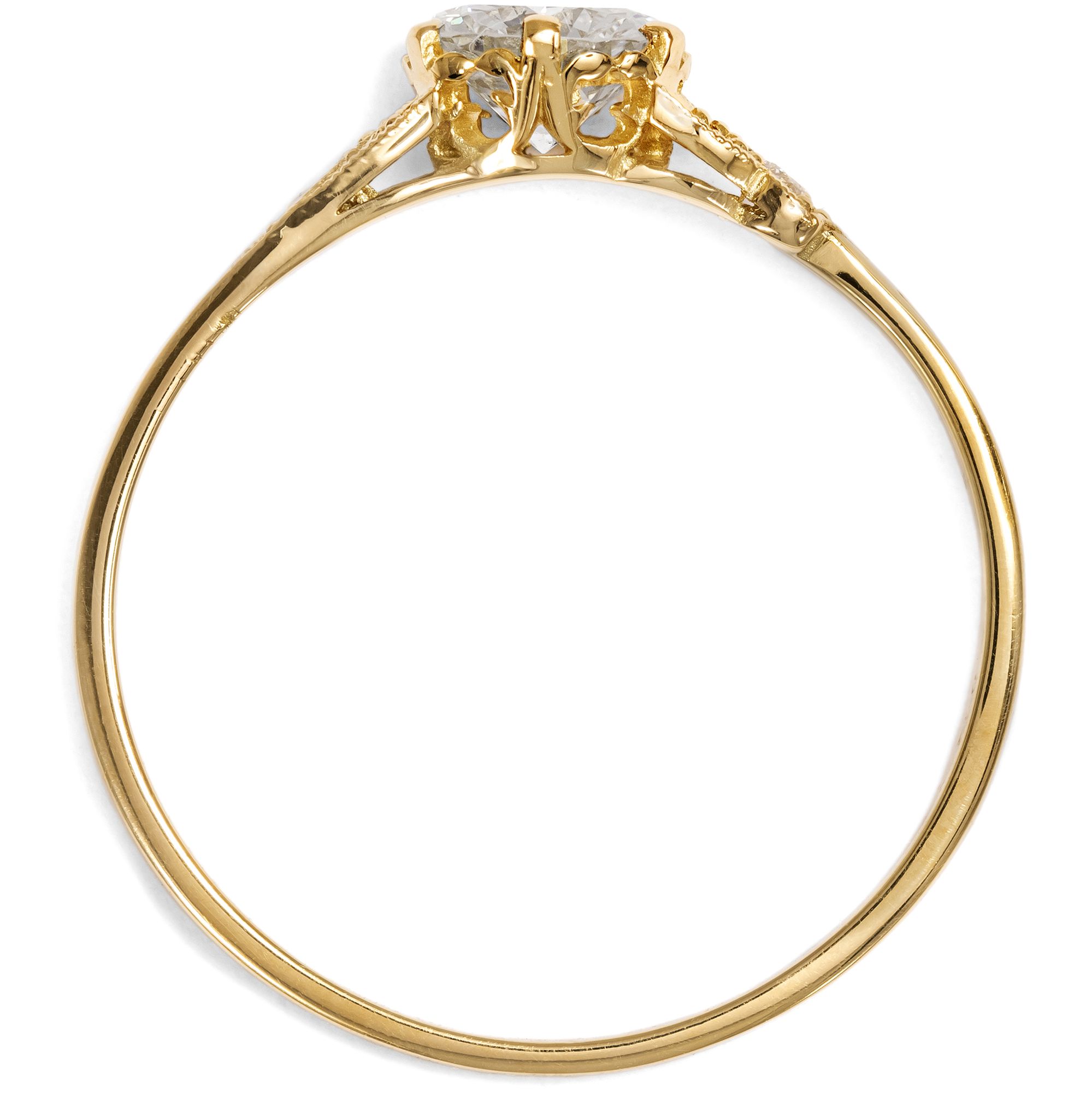 Zarter Ring mit vintage 0,57 ct Brillant (D, vsi) in Gelbgold, aus unserer Werkstatt Zarter Ring mit vintage 0,57 ct Brillant (D, vsi) in Gelbgold, aus unserer Werkstatt