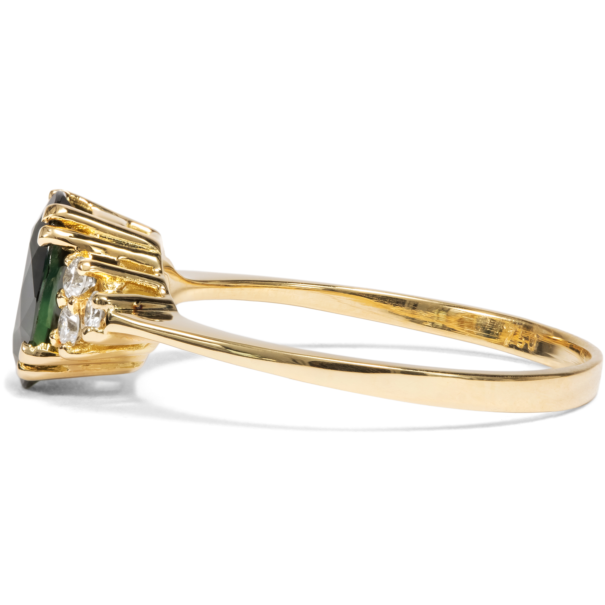 Zarter Ring mit Saphir & Diamanten in Gold, aus unserer Werkstatt Zarter Ring mit Saphir & Diamanten in Gold, aus unserer Werkstatt