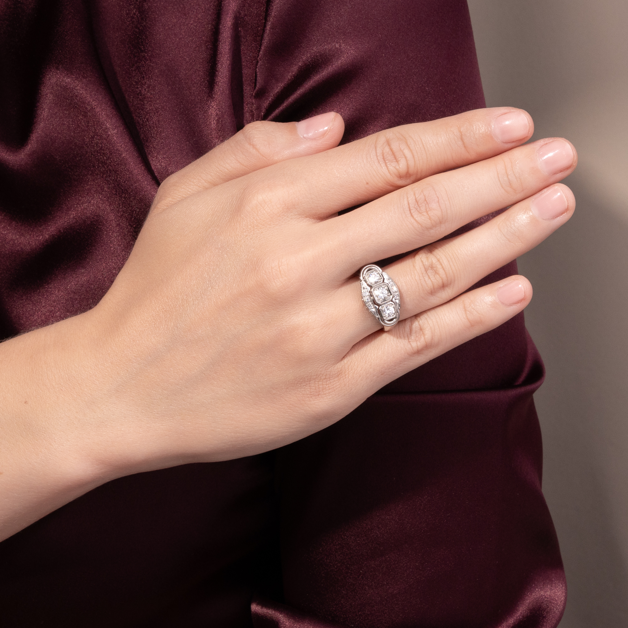 Eleganter Ring im „Retro Style“ Ring mit Diamanten in Weißgold, um 1955 Eleganter Ring im „Retro Style“ Ring mit Diamanten in Weißgold, um 1955
