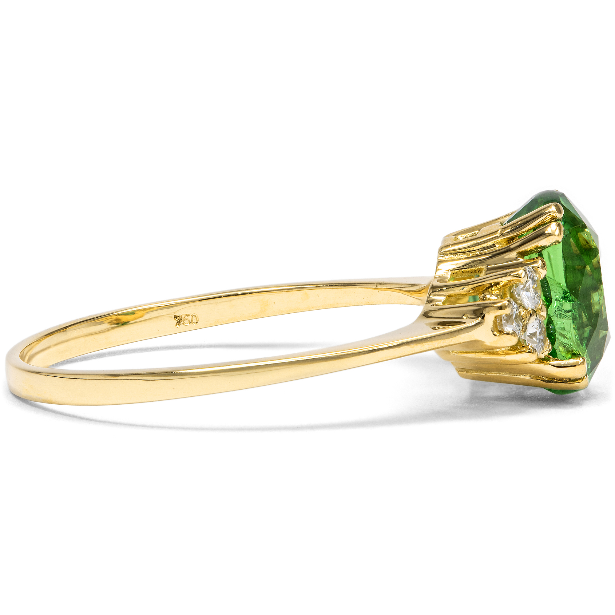 Feiner Ring mit Tsavorit & Diamanten in Gold, aus unserer Werkstatt Feiner Ring mit Tsavorit & Diamanten in Gold, aus unserer Werkstatt