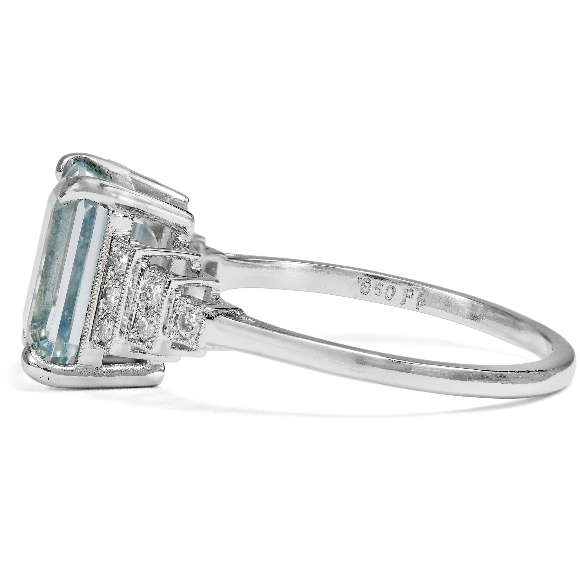 Eleganter Ring mit Aquamarin & Diamanten in Platin, aus unserer Werkstatt Eleganter Ring mit Aquamarin & Diamanten in Platin, aus unserer Werkstatt
