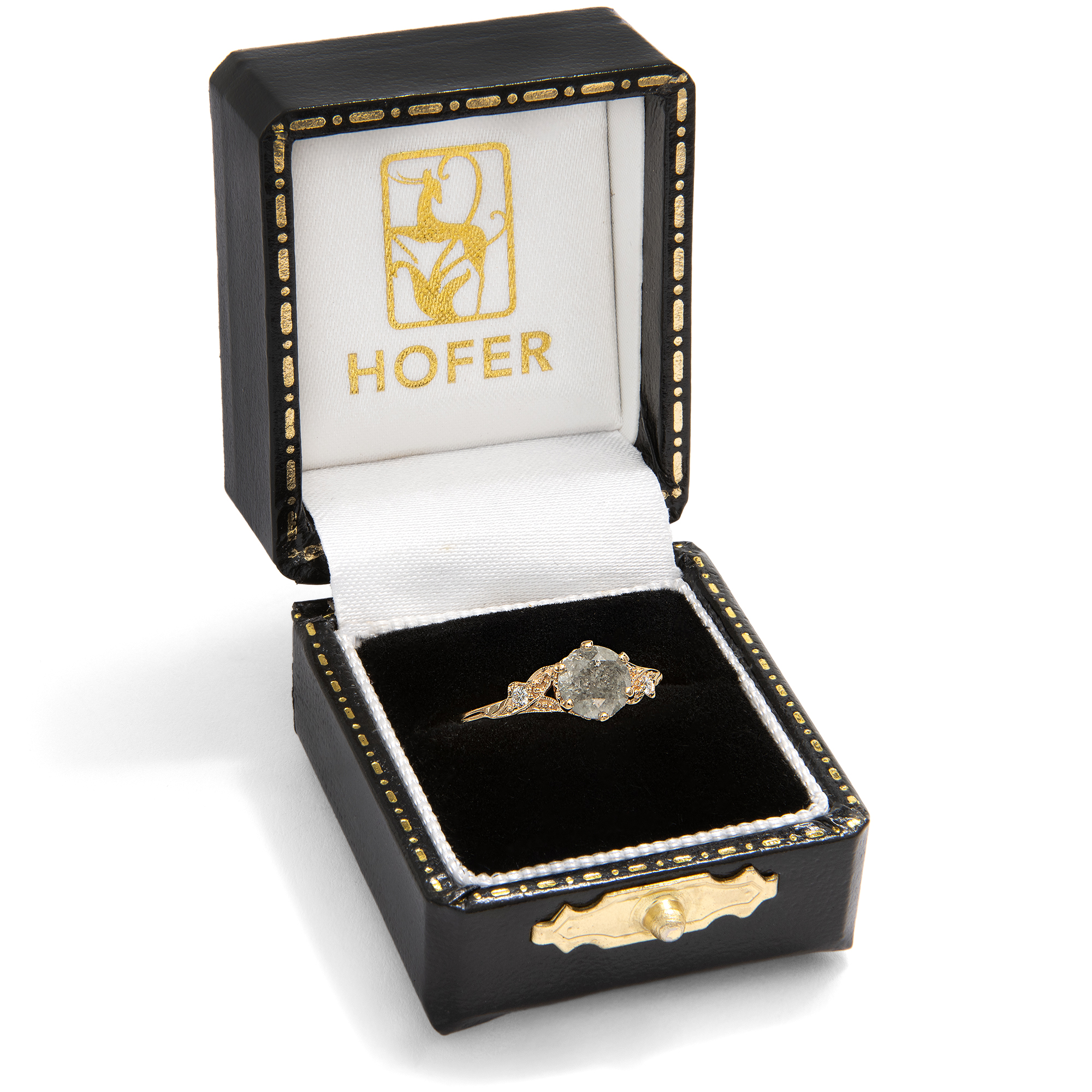 Zarter Ring mit 0,77 ct Brillant in Roségold, aus unserer Werkstatt Zarter Ring mit 0,77 ct Brillant in Roségold, aus unserer Werkstatt