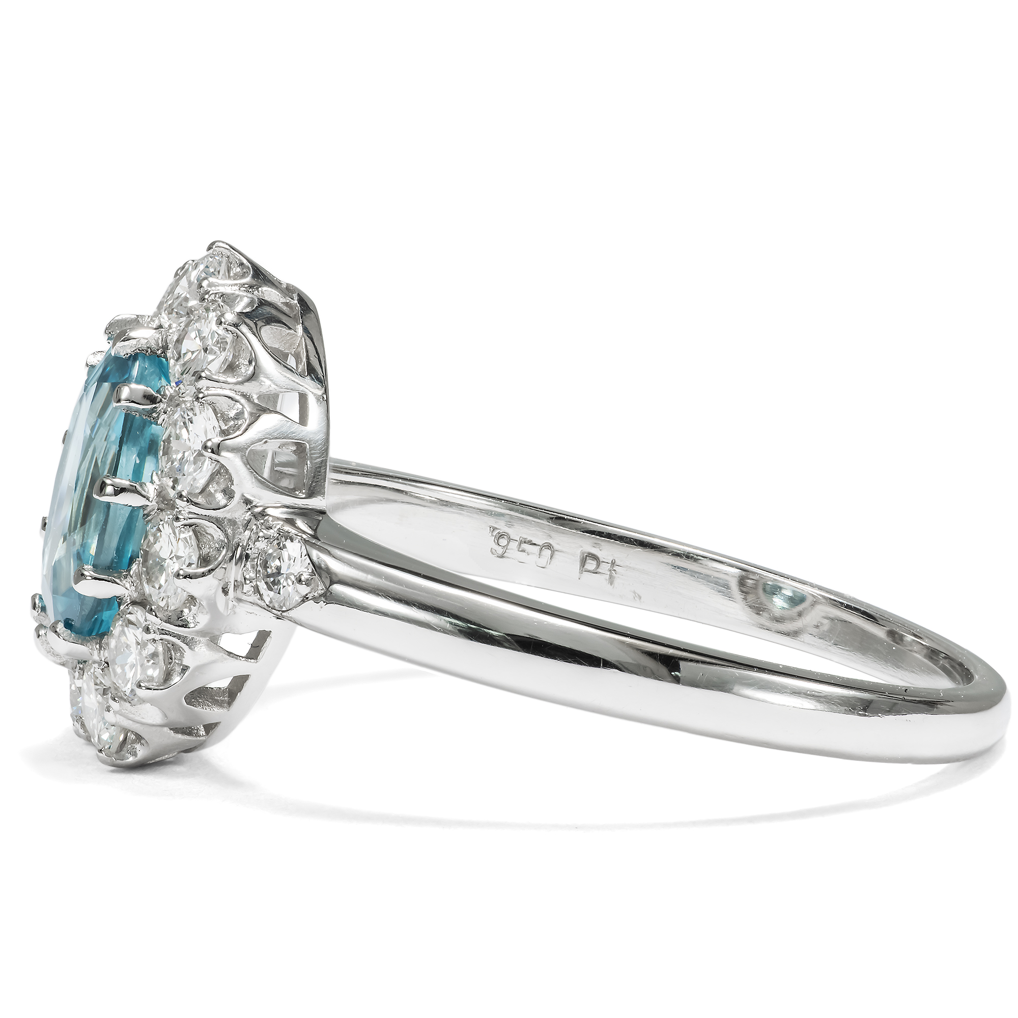 Eleganter Ring mit natürlichem Zirkon & Brillanten in Platin, aus unserer Werkstatt Eleganter Ring mit natürlichem Zirkon & Brillanten in Platin, aus unserer Werkstatt