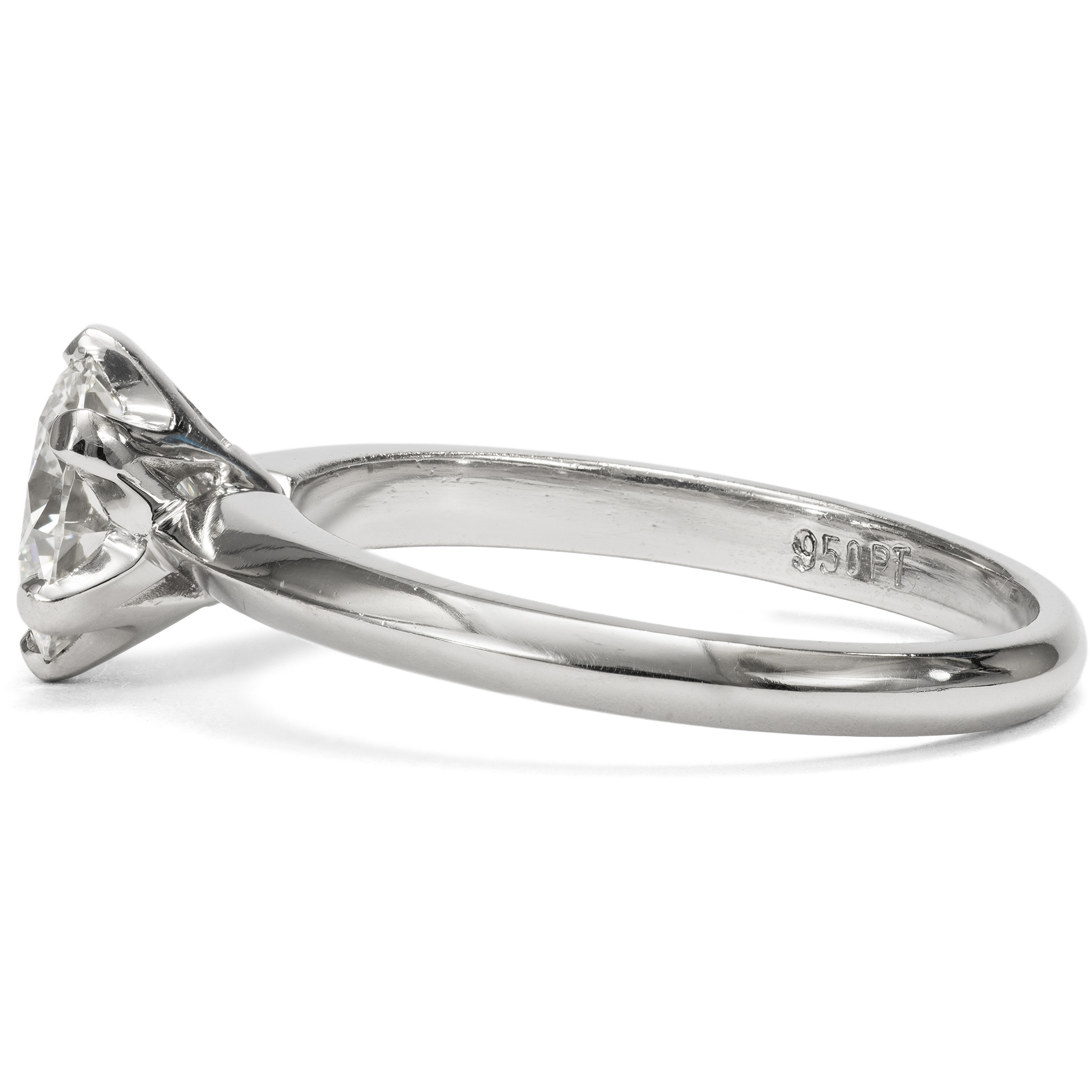 Klassischer Verlobungsring mit 1,30 ct Vintage-Brillant in Platin, aus unserer Werkstatt Klassischer Verlobungsring mit 1,30 ct Vintage-Brillant in Platin, aus unserer Werkstatt
