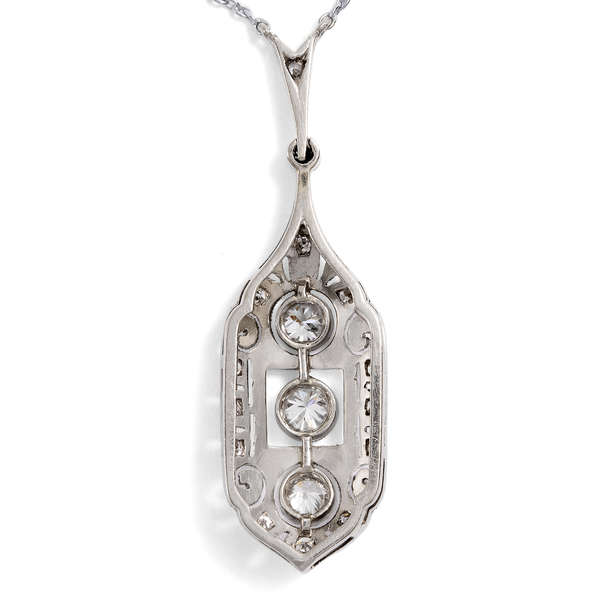 Zartes Collier des Art Déco mit Diamanten in Platin & Weißgold, um 1925 Zartes Collier des Art Déco mit Diamanten in Platin & Weißgold, um 1925
