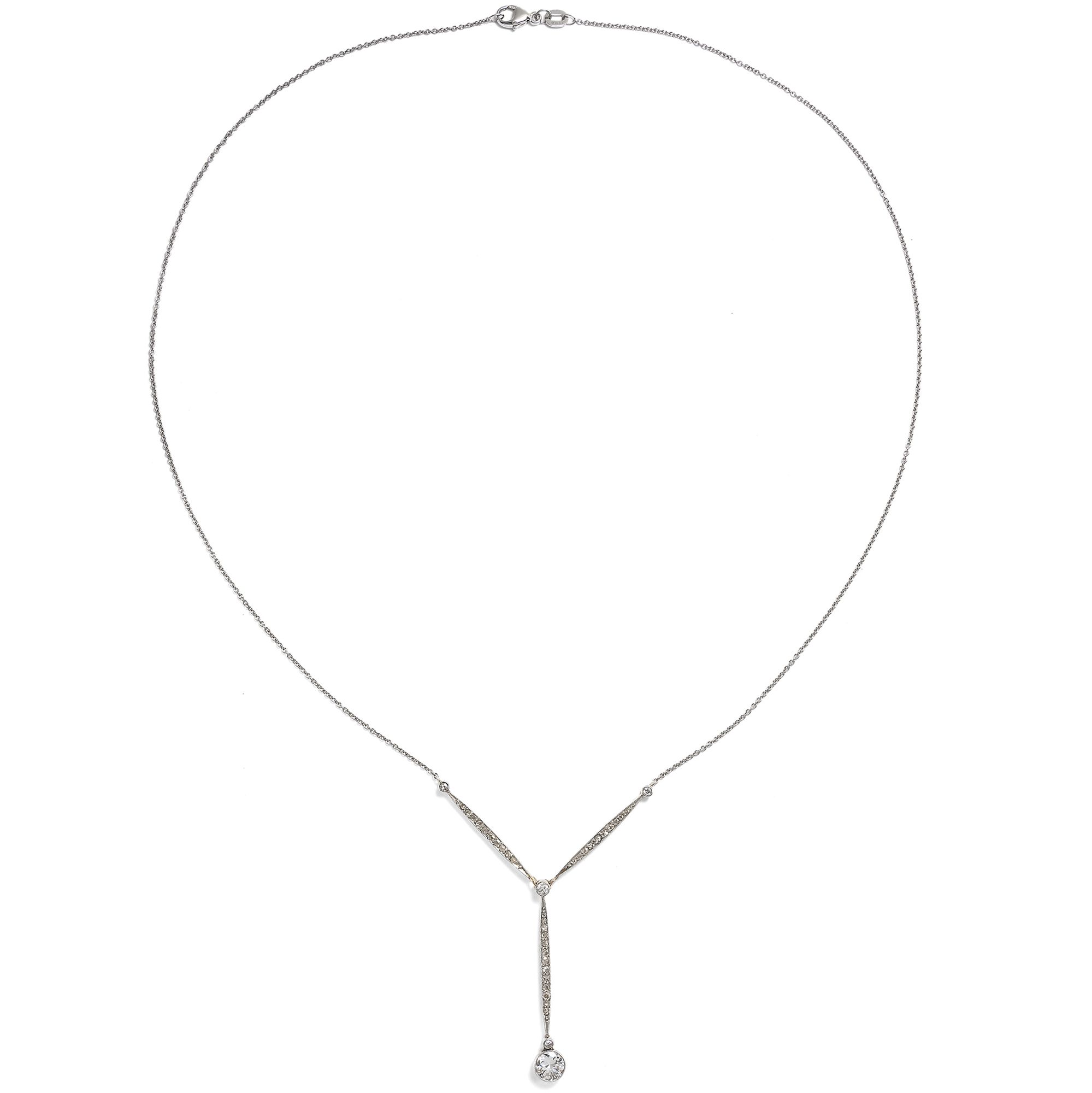 Zeitloses Y-Collier mit Diamanten in Platin, um 1910 Zeitloses Y-Collier mit Diamanten in Platin, um 1910