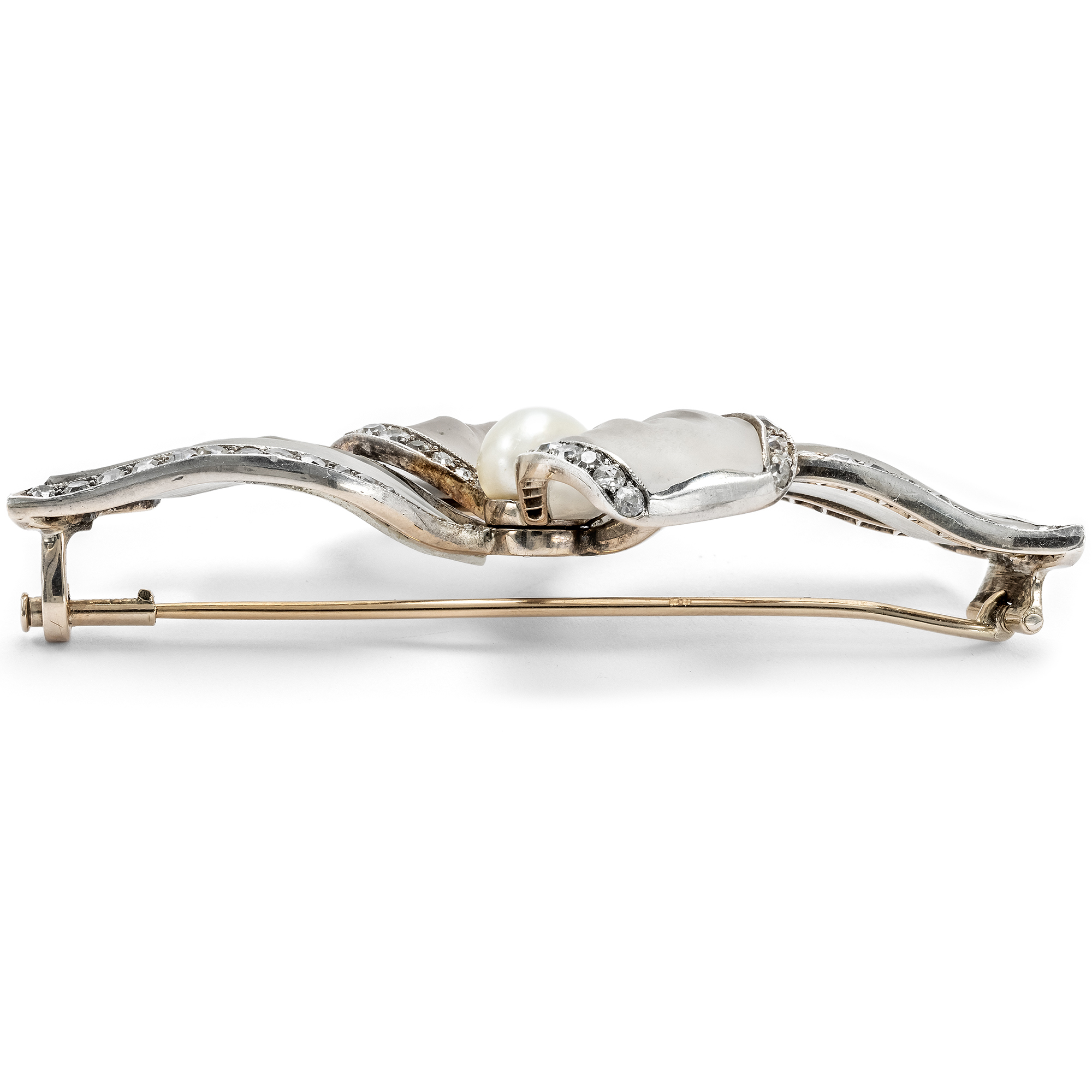 Elegante Schleifenbrosche aus Bergkristall, Diamanten und einer Orientperle, Deutschland um 1910 Elegante Schleifenbrosche aus Bergkristall, Diamanten und einer Orientperle, Deutschland um 1910