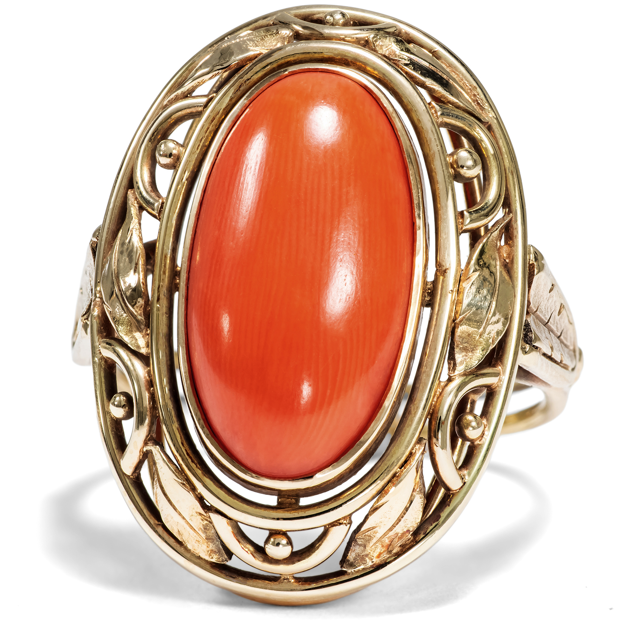 Großer Ring aus Rotgold mit einer Koralle aus dem Mittelmeer, Deutschland um 1930 Großer Ring aus Rotgold mit einer Koralle aus dem Mittelmeer, Deutschland um 1930
