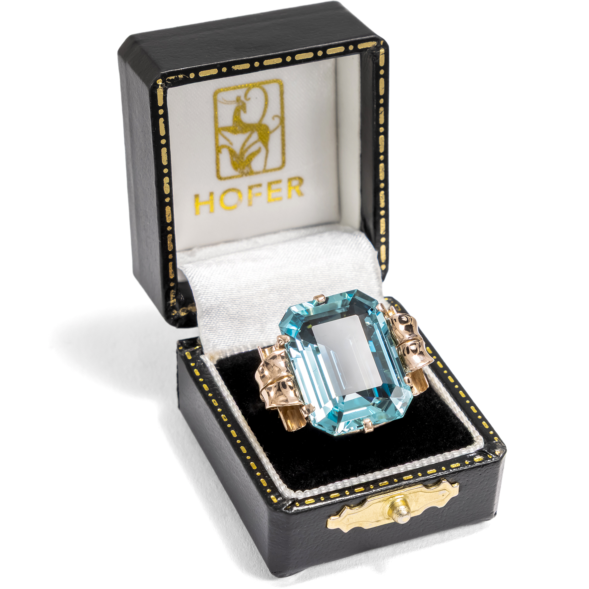 Eindrucksvoller Ring aus Rotgold mit Aquamarin im „Retro Style“, um 1940 Eindrucksvoller Ring aus Rotgold mit Aquamarin im „Retro Style“, um 1940