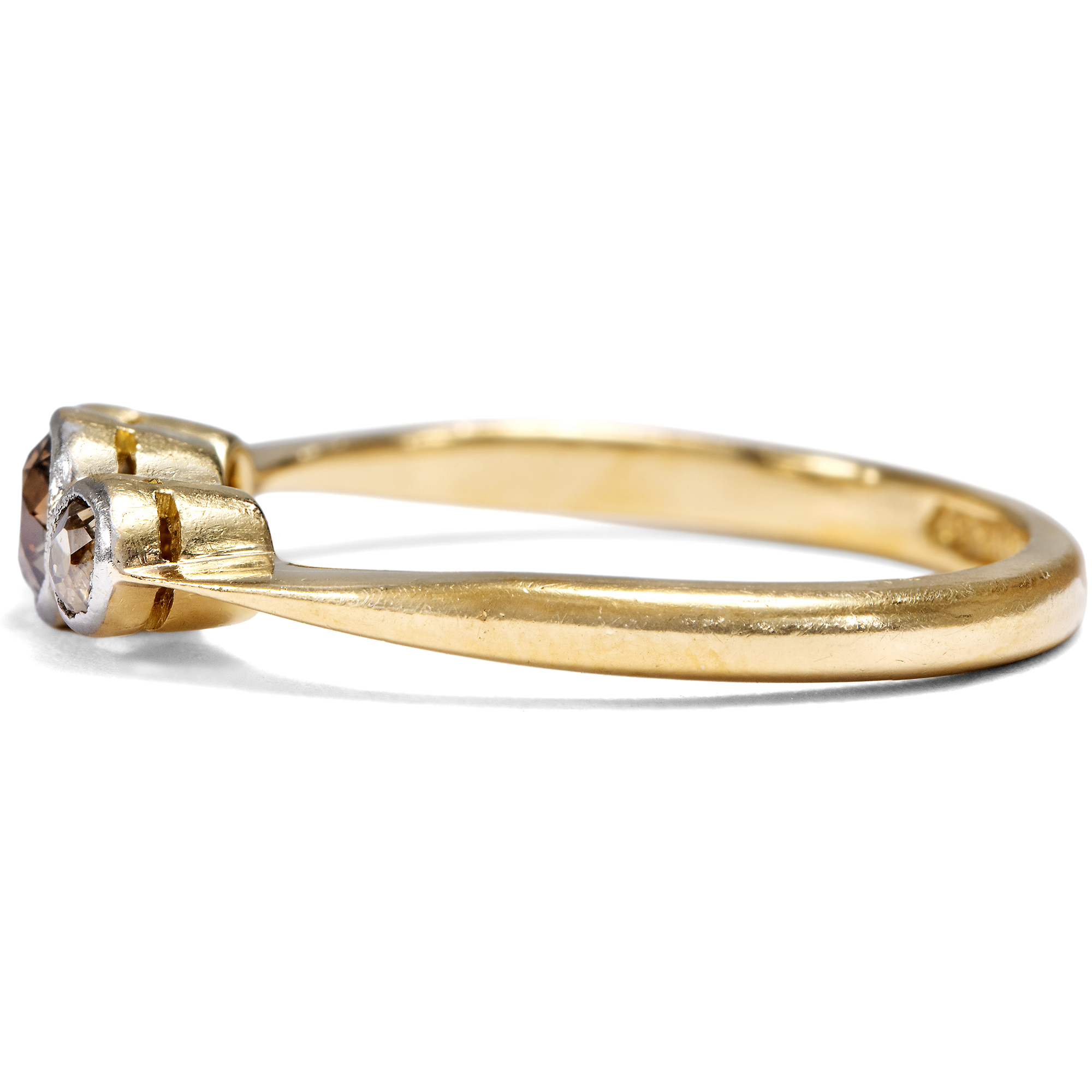 Antiker Trilogie-Ring mit drei Farbdiamanten in Gold & Platin, England um 1910 Antiker Trilogie-Ring mit drei Farbdiamanten in Gold & Platin, England um 1910