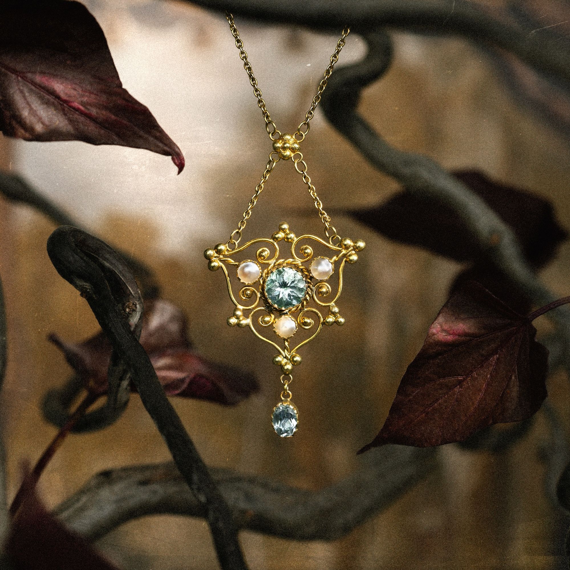 Antikes Collier mit Aquamarinen in Gold, Großbritannien um 1905 & später Antikes Collier mit Aquamarinen in Gold, Großbritannien um 1905 & später