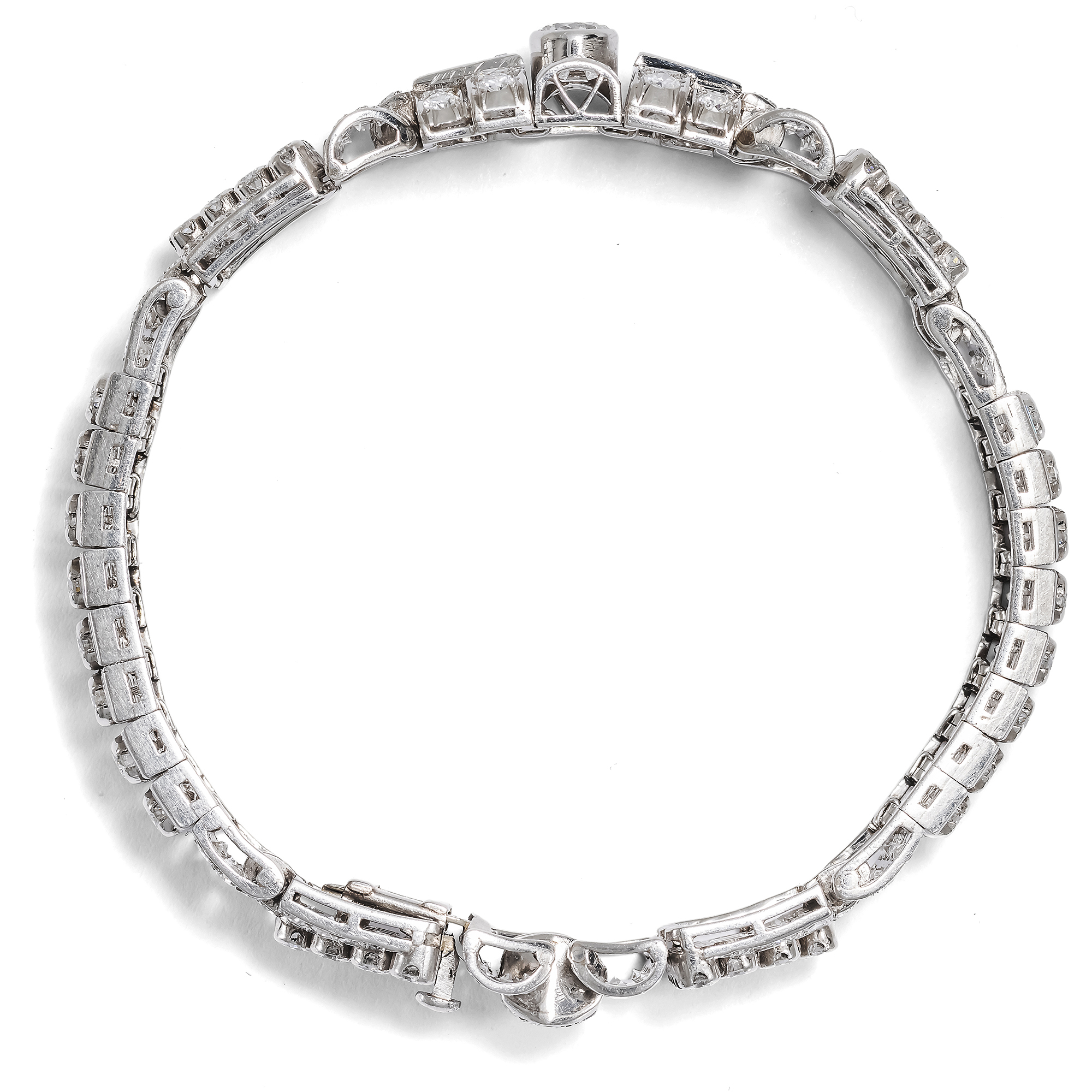 Prachtvolles Armband im „Retro Style“ mit Diamanten in Platin aus Paris, um 1950 Prachtvolles Armband im „Retro Style“ mit Diamanten in Platin aus Paris, um 1950