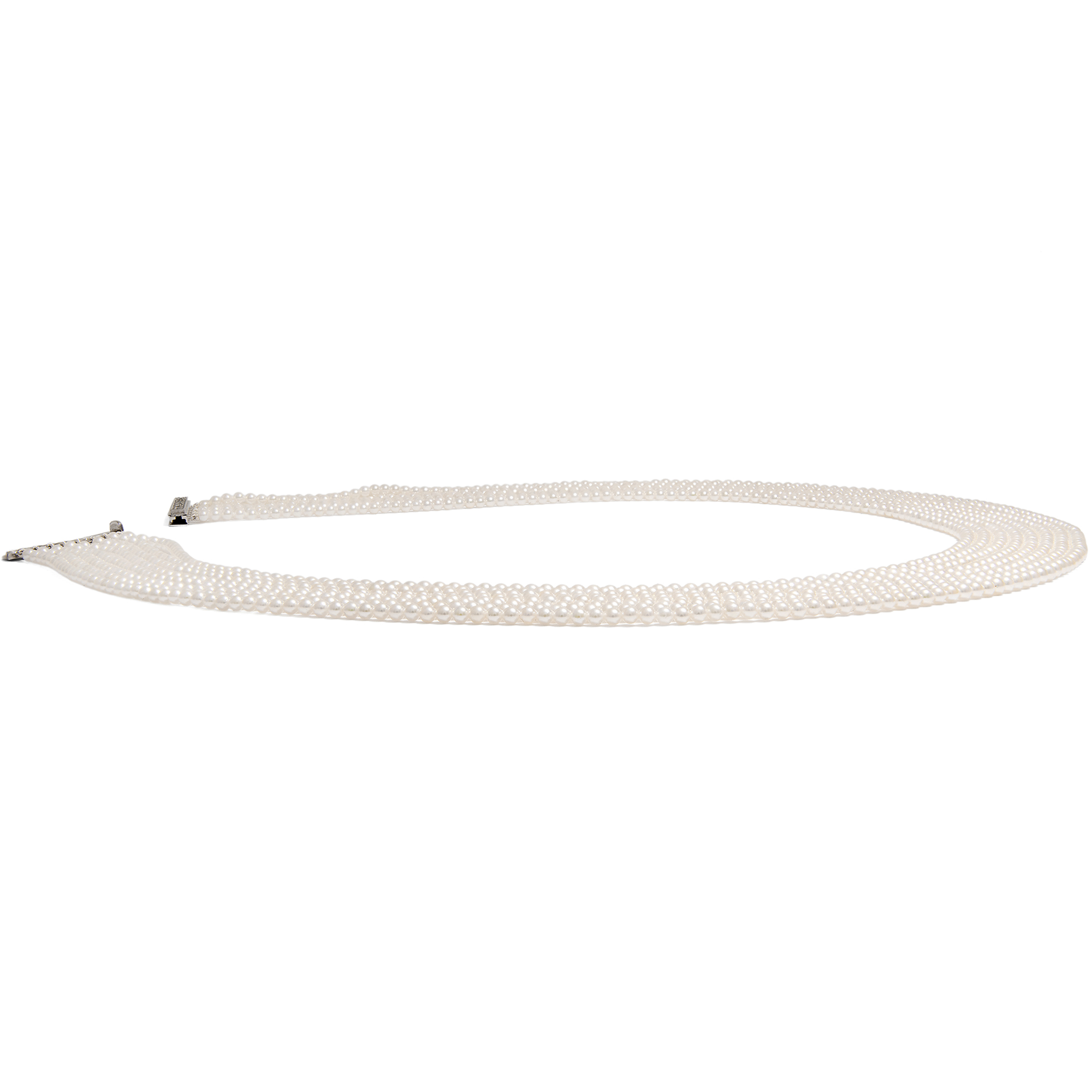 Achtreihiges Collier aus kleinen Akoyaperlen mit Diamantschließe, um 2000 Achtreihiges Collier aus kleinen Akoyaperlen mit Diamantschließe, um 2000